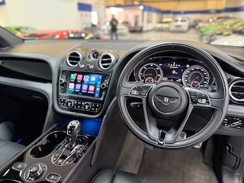 Used Bentley Bentayga 2017 for sale - 75634131: Photo