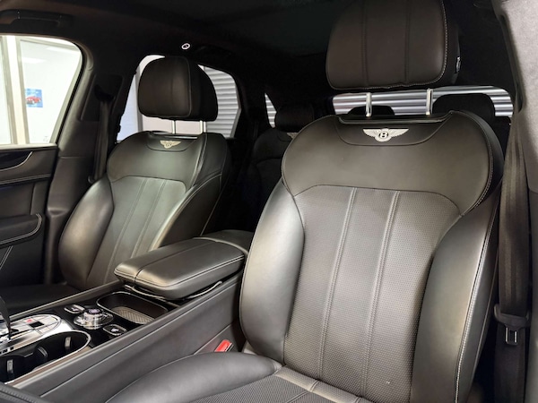 Used Bentley Bentayga 2017 for sale - 75634131: Photo 6