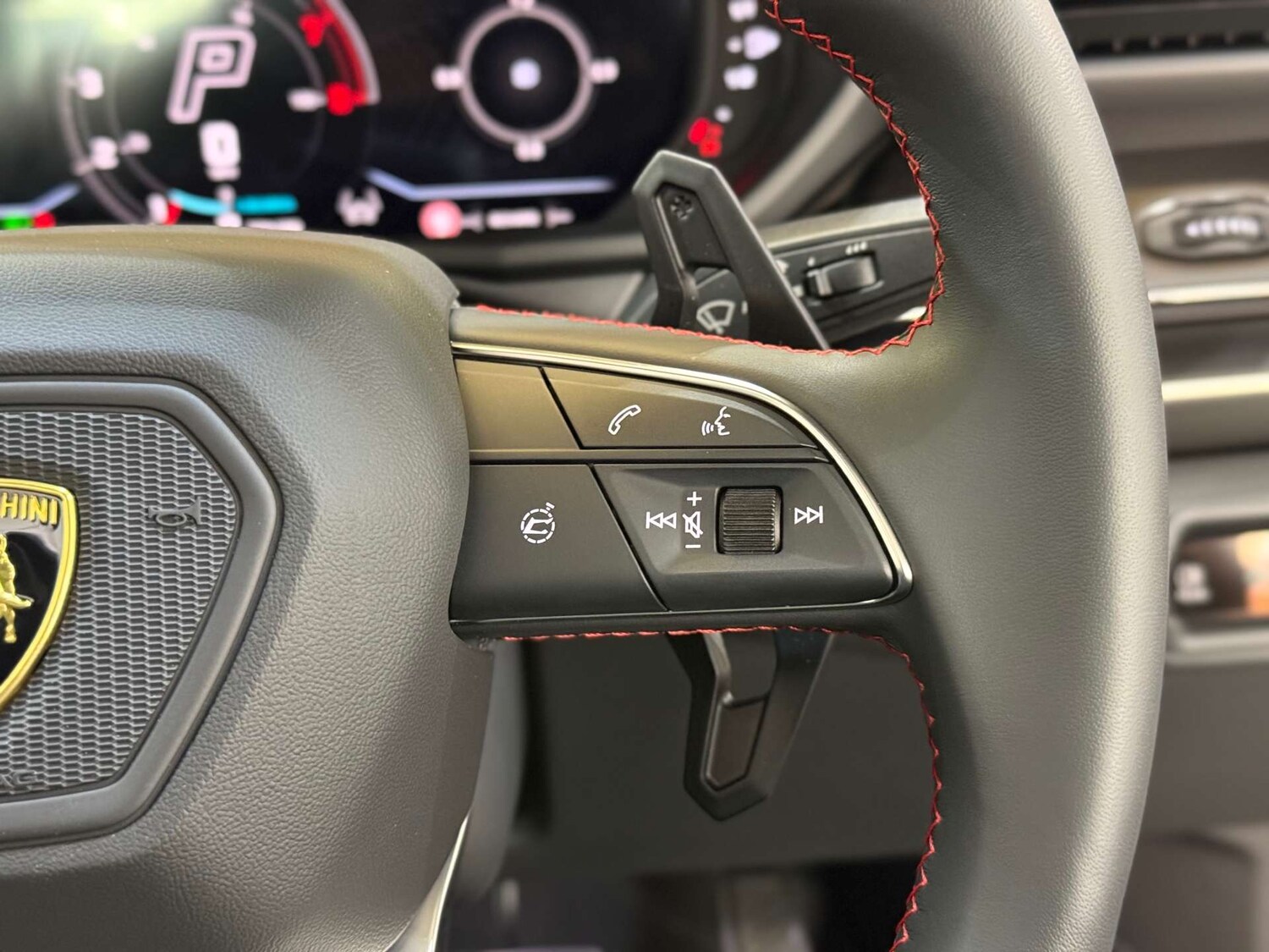 Used Lamborghini Urus 2025 for sale - 76056618: Photo 34