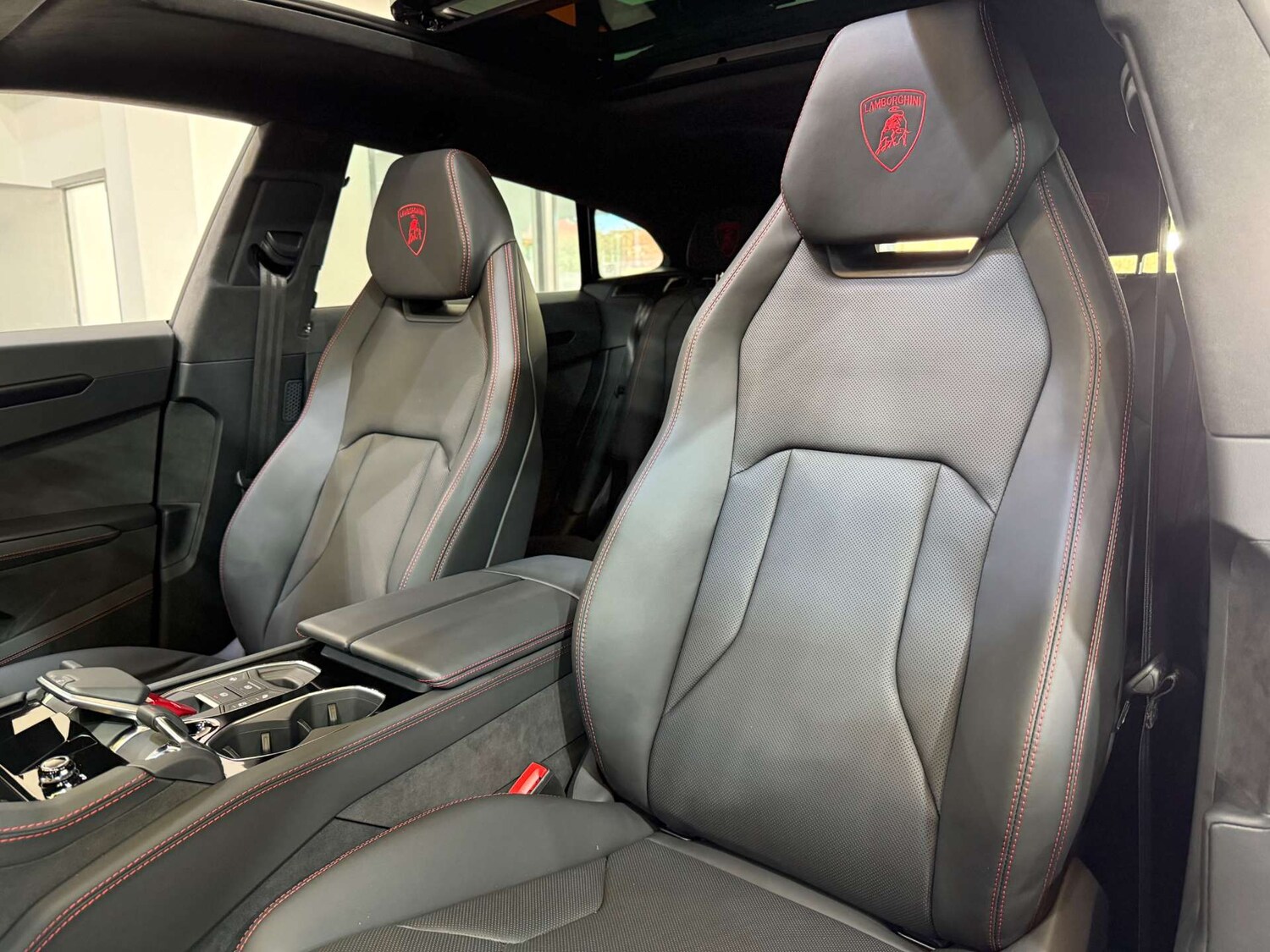 Used Lamborghini Urus 2025 for sale - 76056618: Photo 38