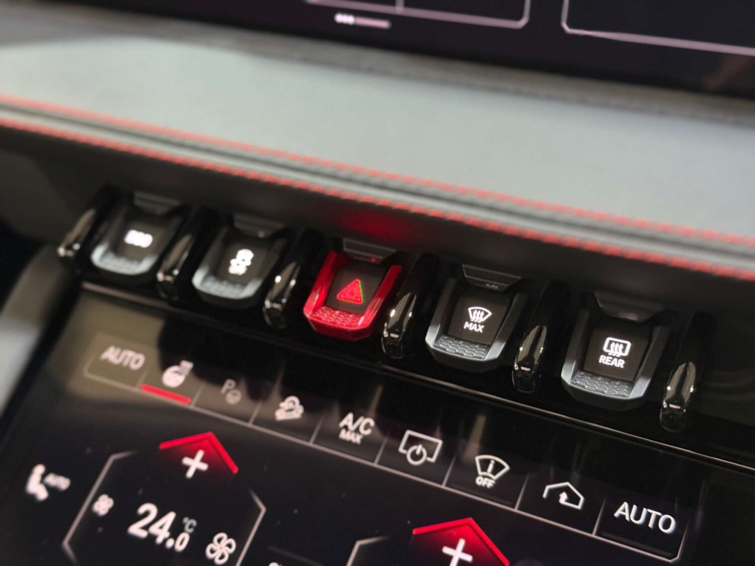 Used Lamborghini Urus 2025 for sale - 76056618: Photo 44