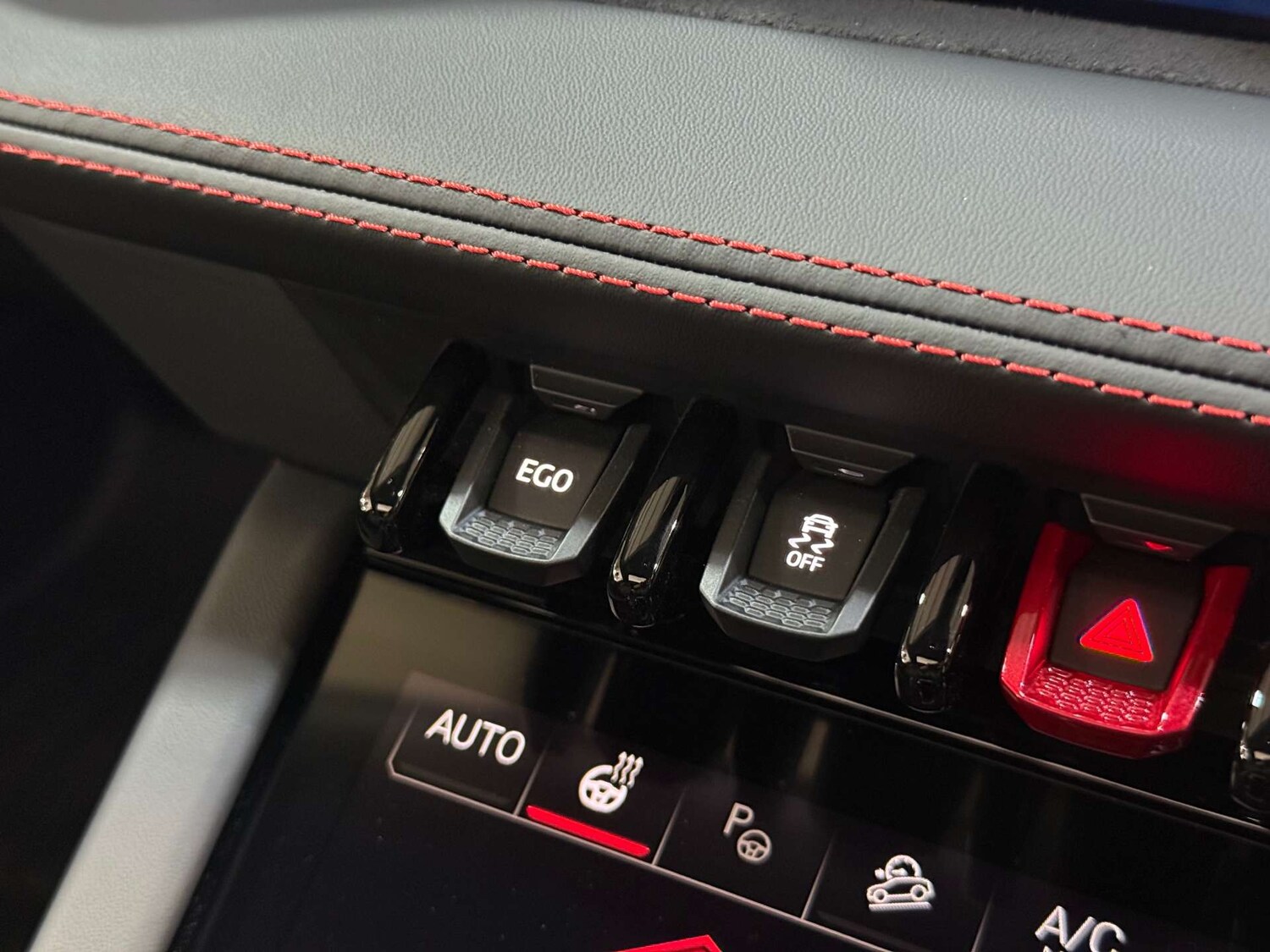 Used Lamborghini Urus 2025 for sale - 76056618: Photo 65