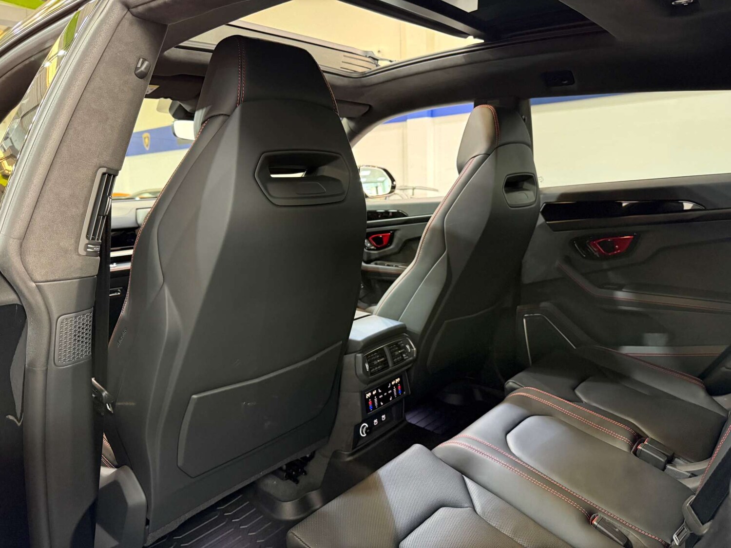 Used Lamborghini Urus 2025 for sale - 76056618: Photo 69