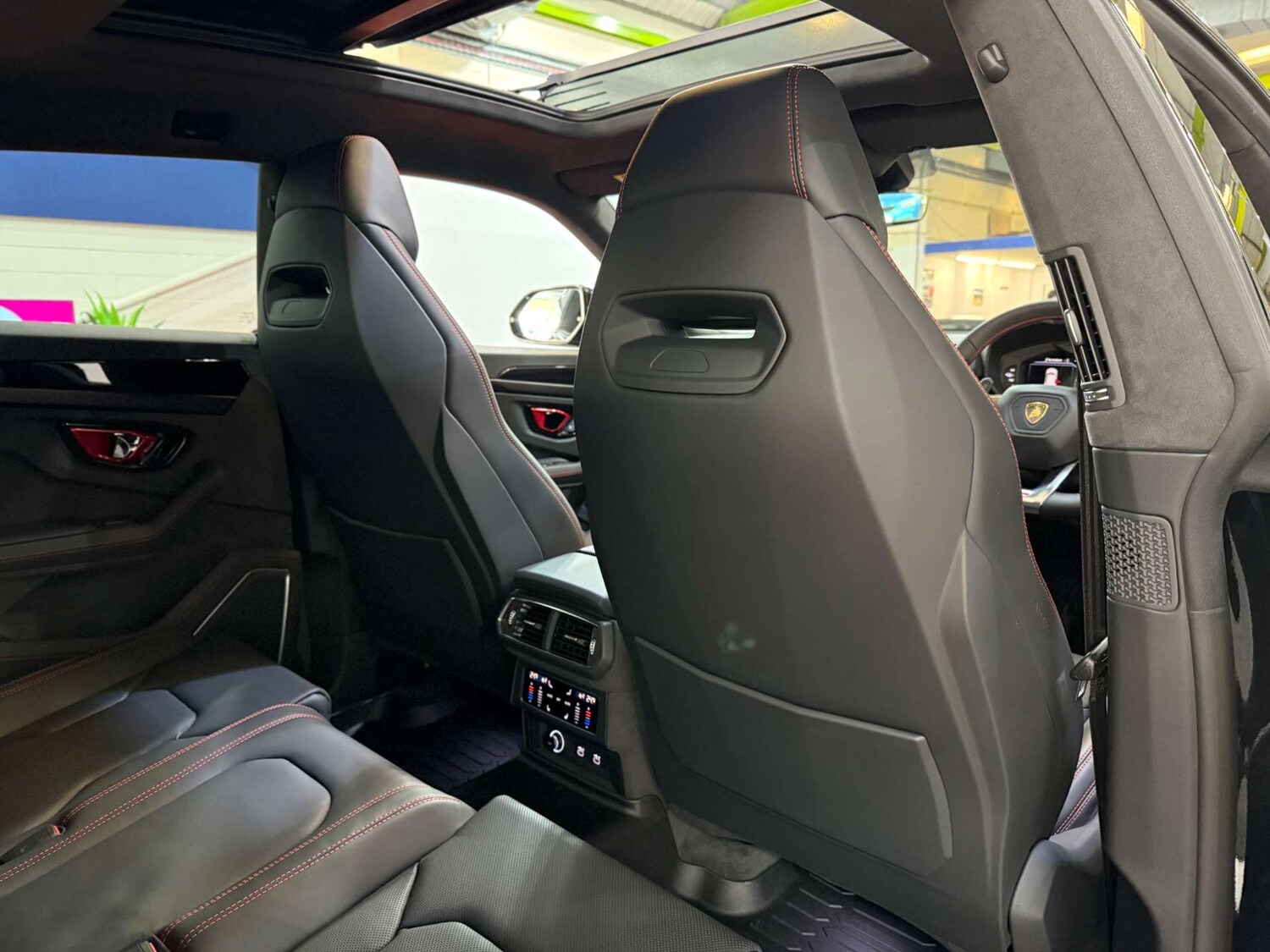 Used Lamborghini Urus 2025 for sale - 76056618: Photo 74