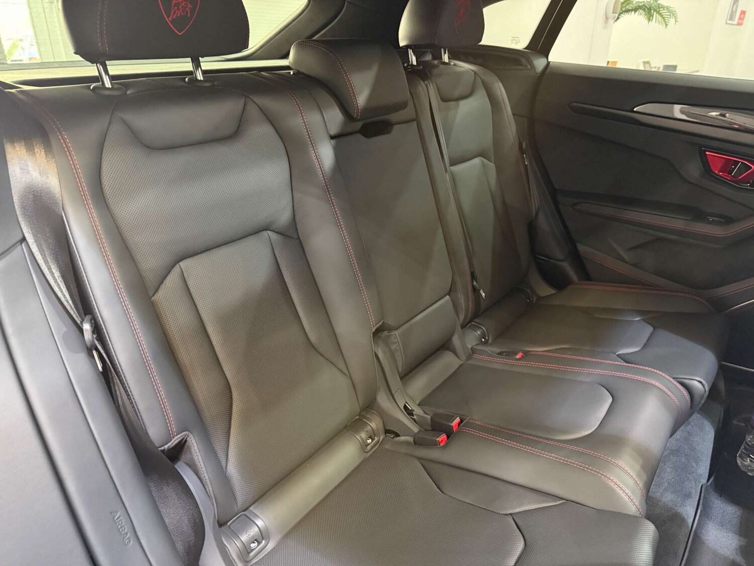 Used Lamborghini Urus 2025 for sale - 76056618: Photo 76