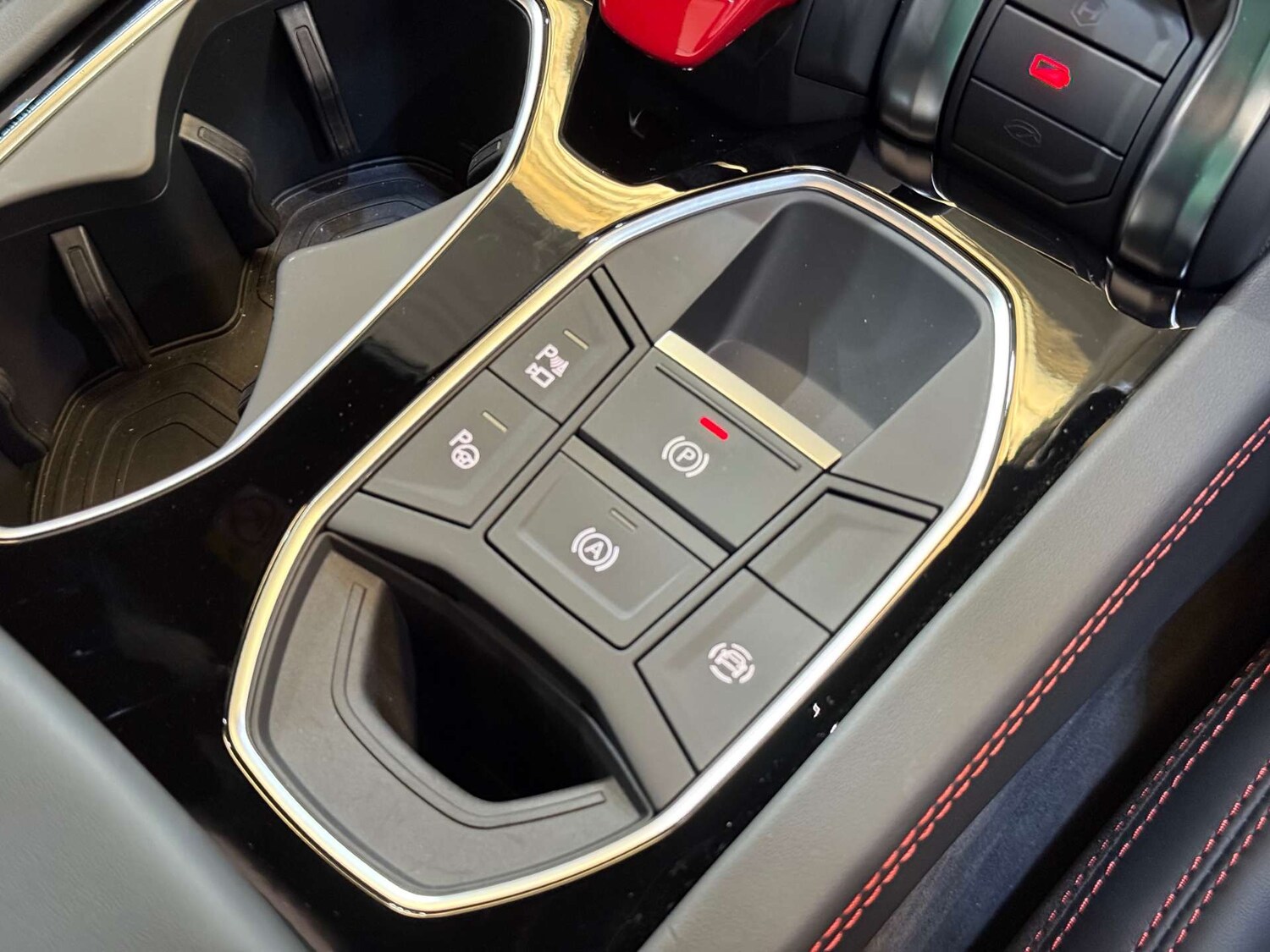 Used Lamborghini Urus 2025 for sale - 76056618: Photo 85