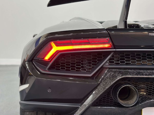 Used Lamborghini Huracan 2019 for sale - 76005088: Photo 18
