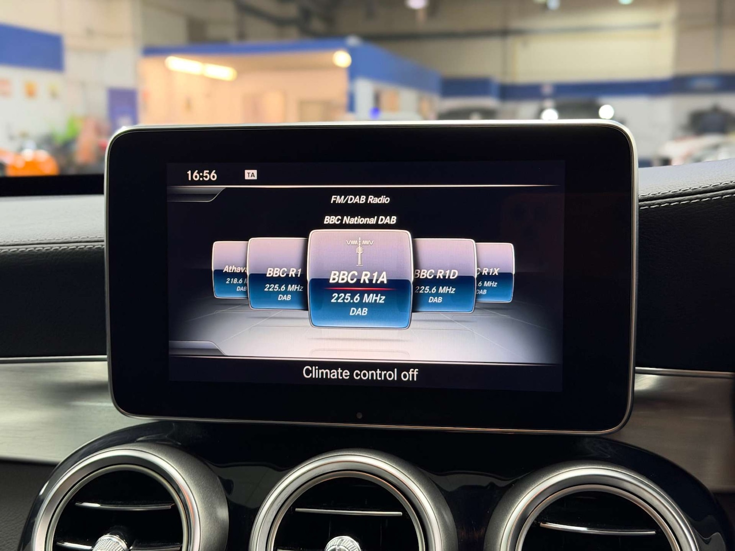 Used Mercedes-Benz C Class 2015 for sale - 76407037: Photo 38