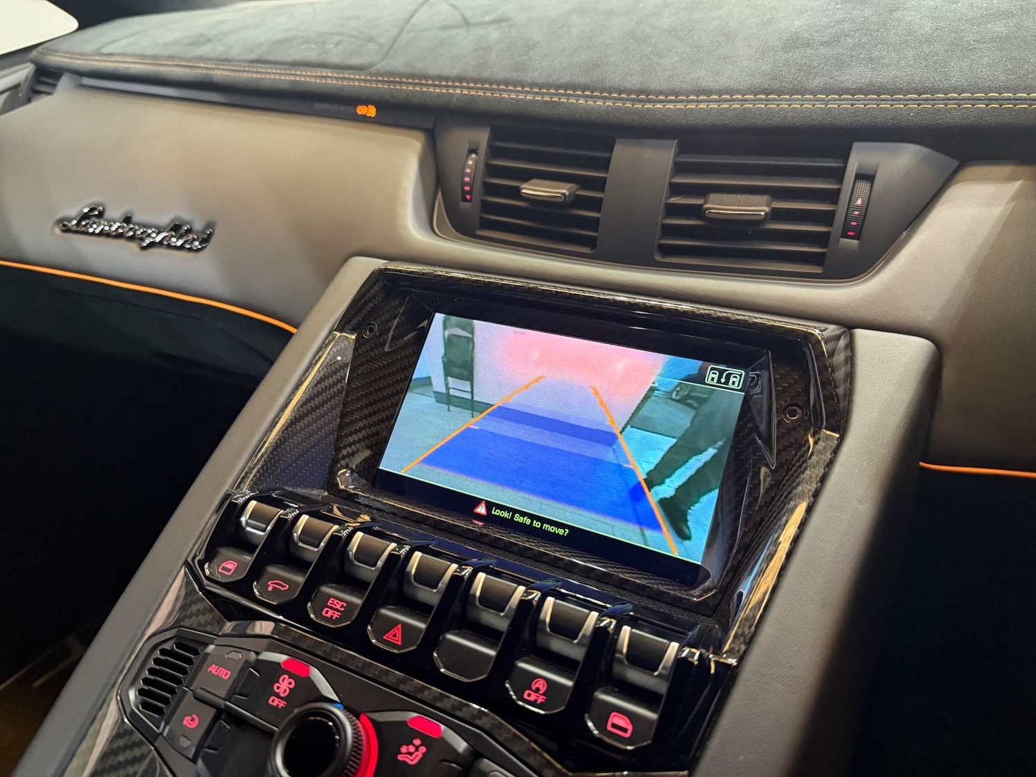 Used Lamborghini Aventador 2017 for sale - 76277593: Photo 46