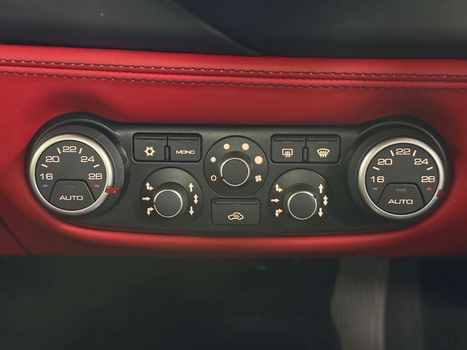 Used Ferrari 488 2017 for sale - 76601645: Photo 45