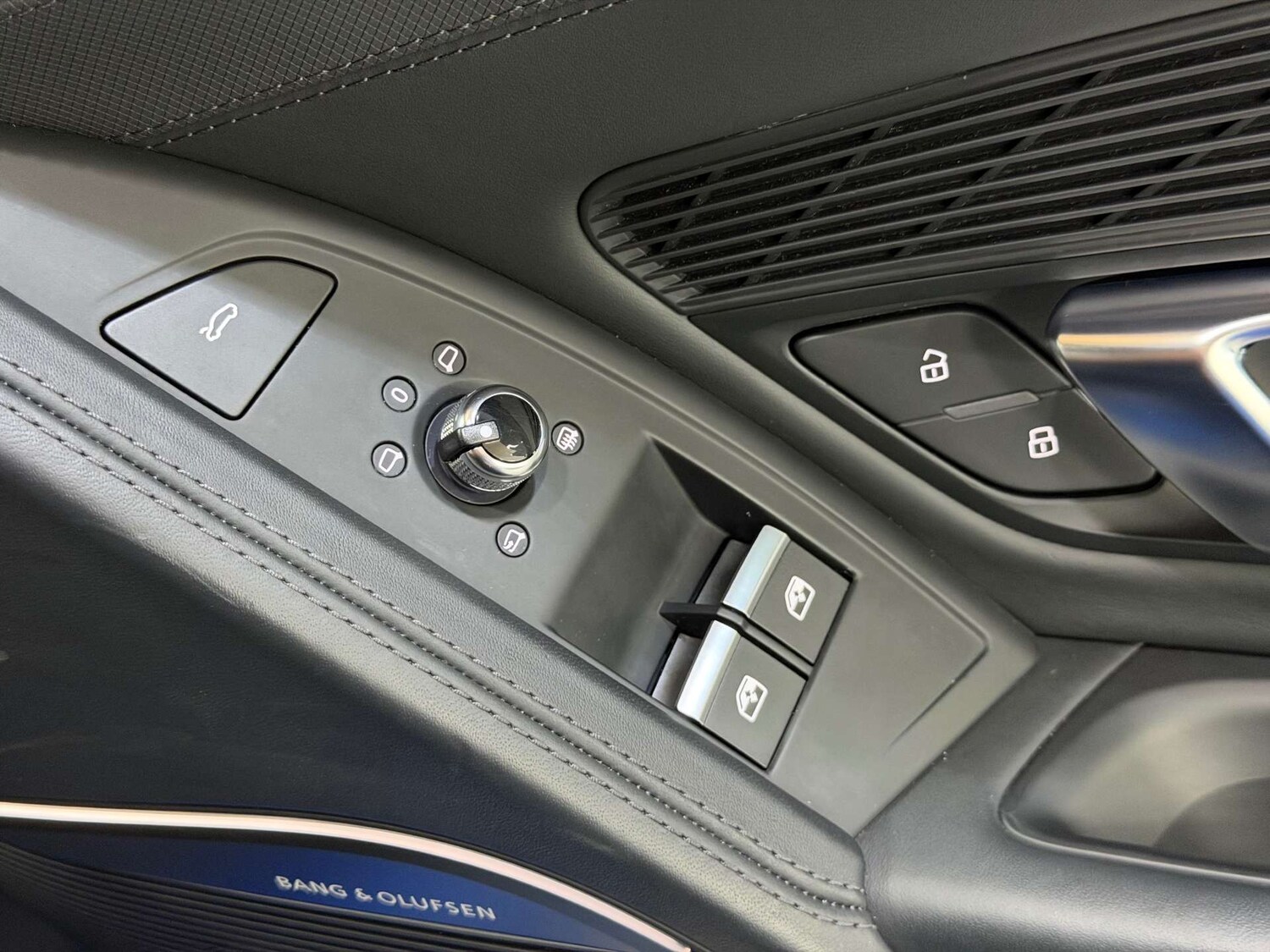 Used Audi R8 2016 for sale - 76602054: Photo 41