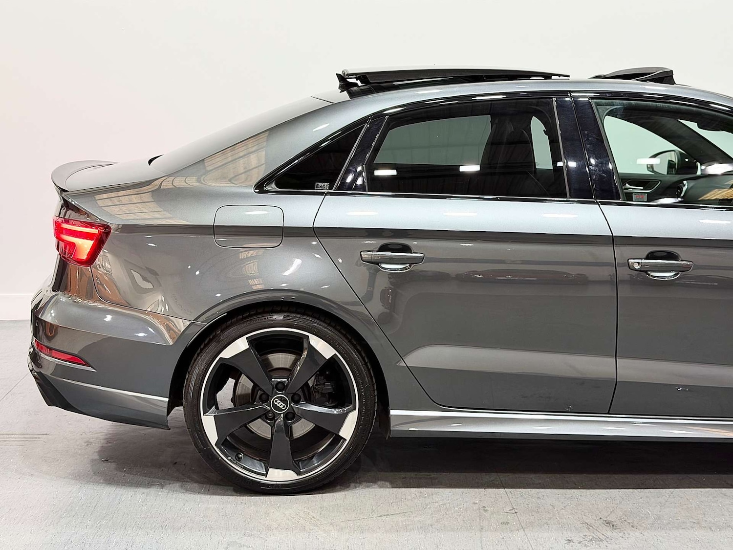 Used Audi RS3 2019 for sale - 76565668: Photo 16