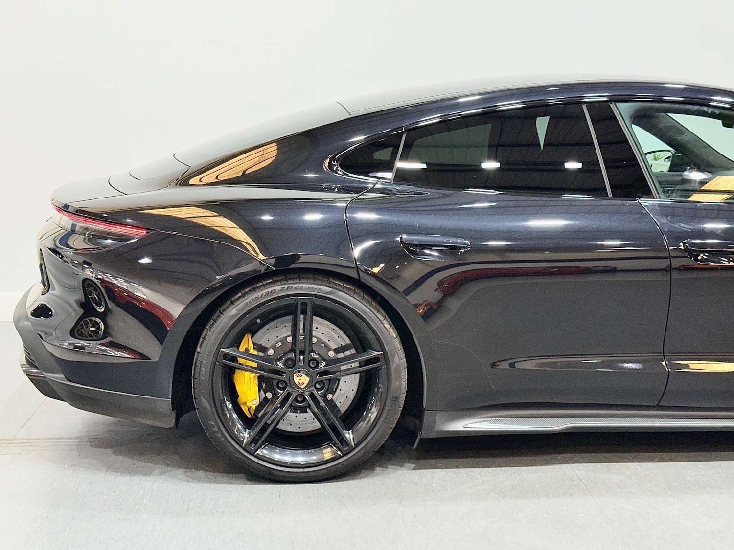Used Porsche Taycan 2021 for sale - 76009027: Photo 17