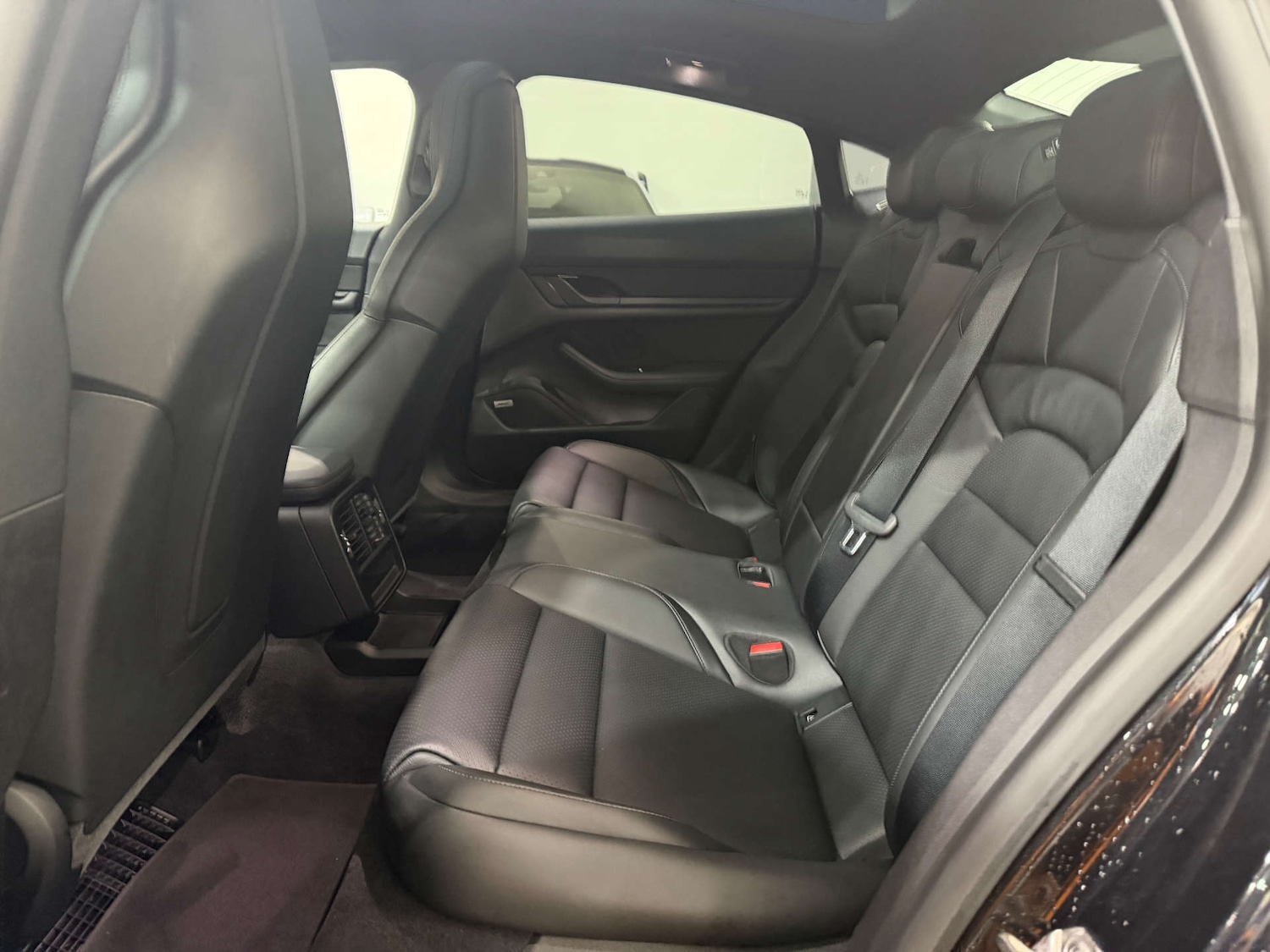 Used Porsche Taycan 2021 for sale - 76749834: Photo 31