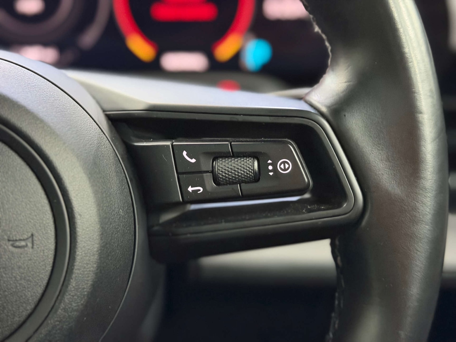 Used Porsche Taycan 2021 for sale - 76749834: Photo 33