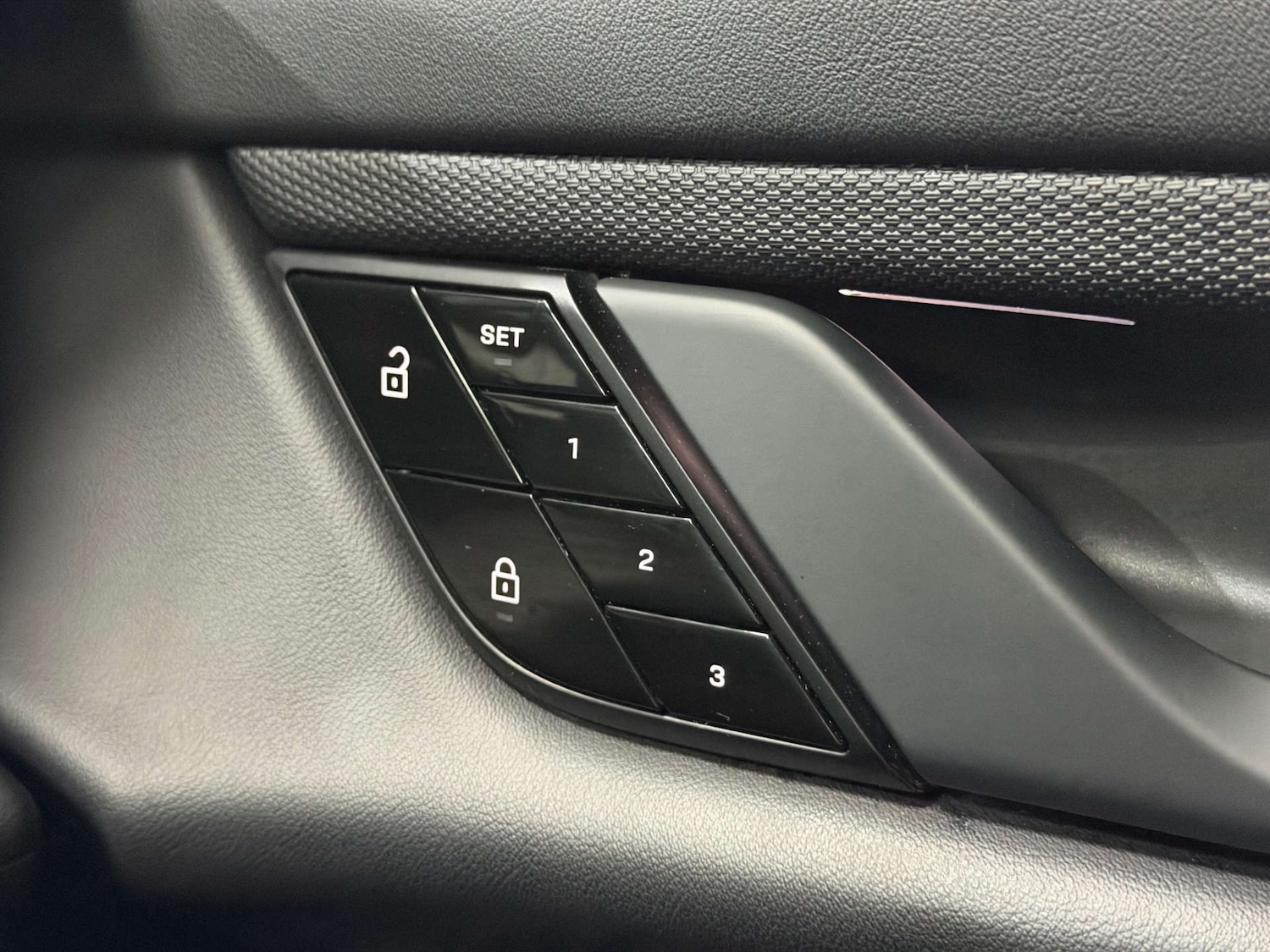 Used Porsche Taycan 2021 for sale - 76749834: Photo 34