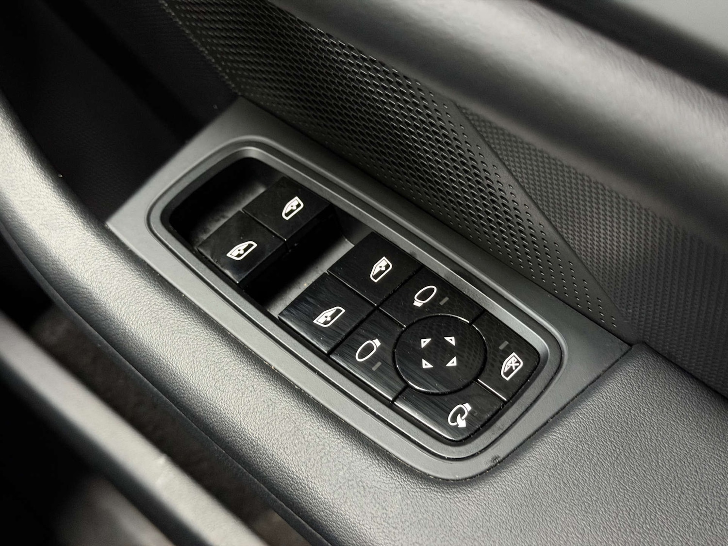 Used Porsche Taycan 2021 for sale - 76749834: Photo 35