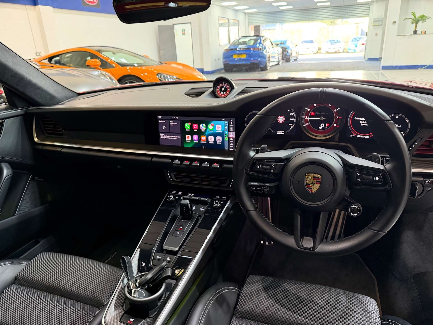 Used Porsche 911 2020 for sale - 76602009: Photo 2