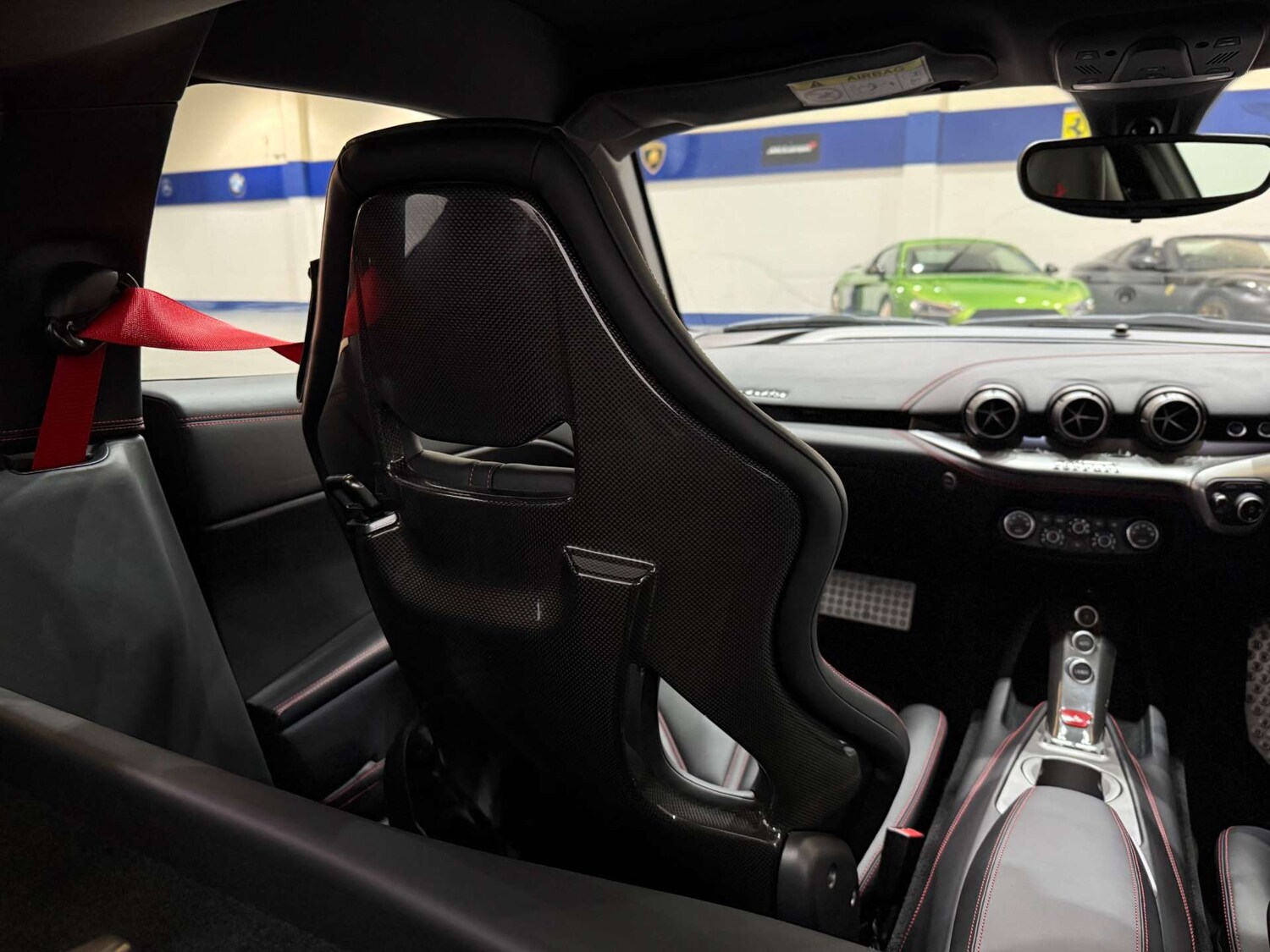 Used Ferrari F12 Berlinetta 2016 for sale - 76601553: Photo 43