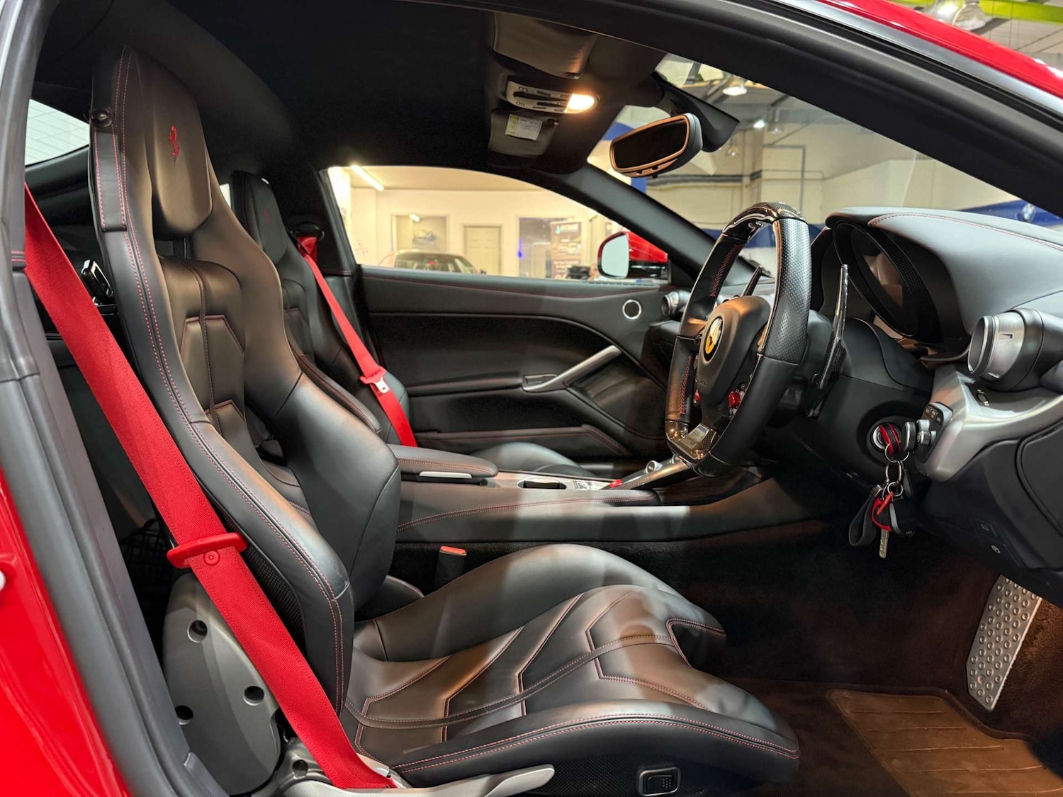 Used Ferrari F12 Berlinetta 2016 for sale - 76601553: Photo 7