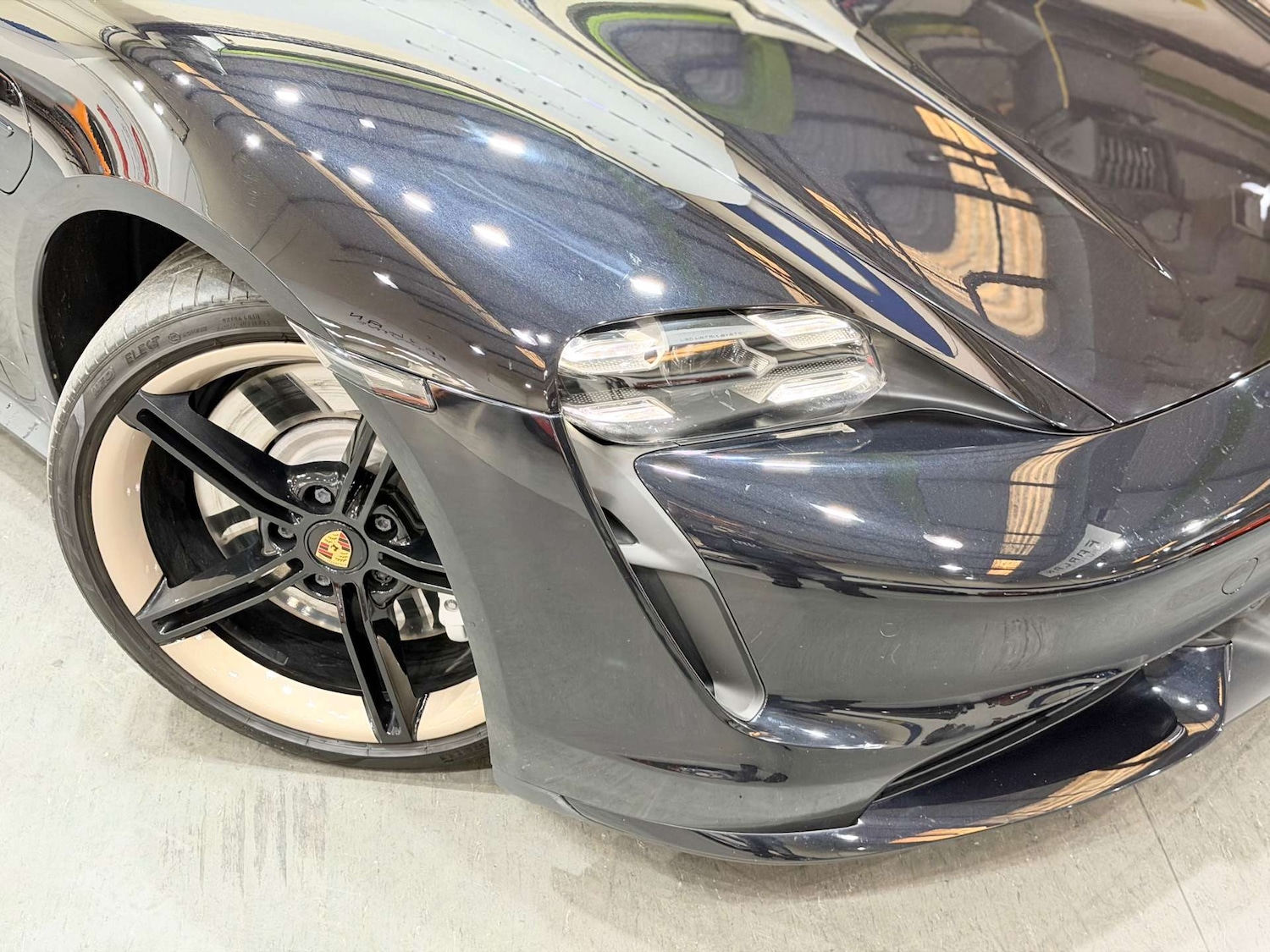 Used Porsche Taycan 2020 for sale - 77049116: Photo 16