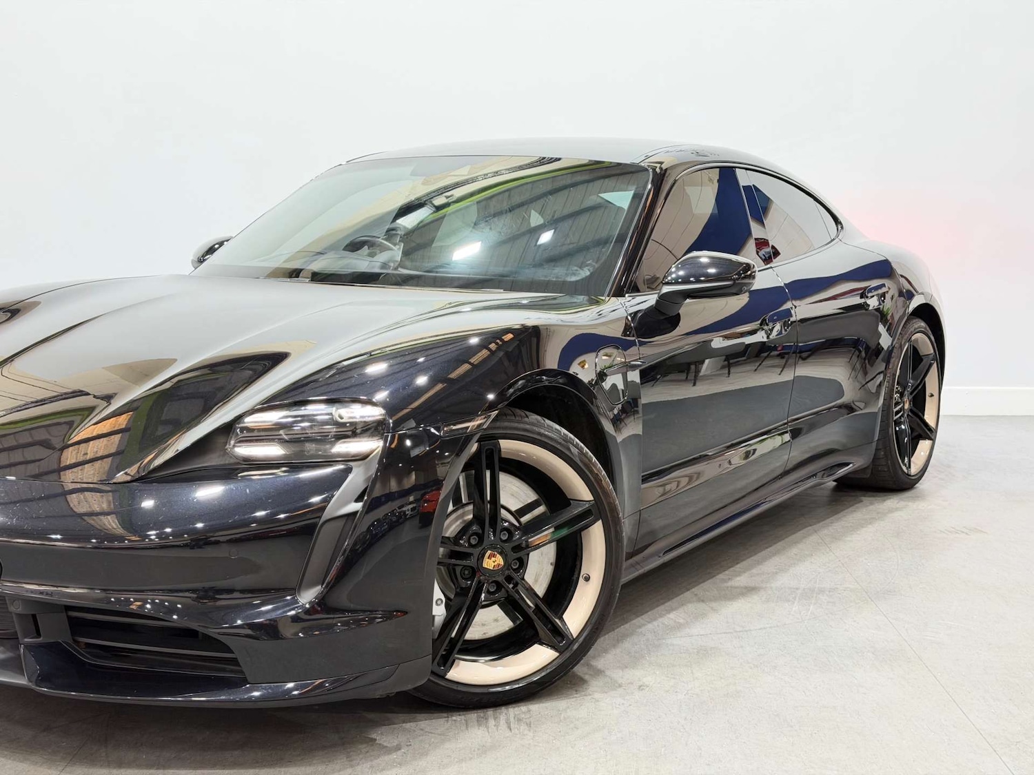 Used Porsche Taycan 2020 for sale - 77049116: Photo 24