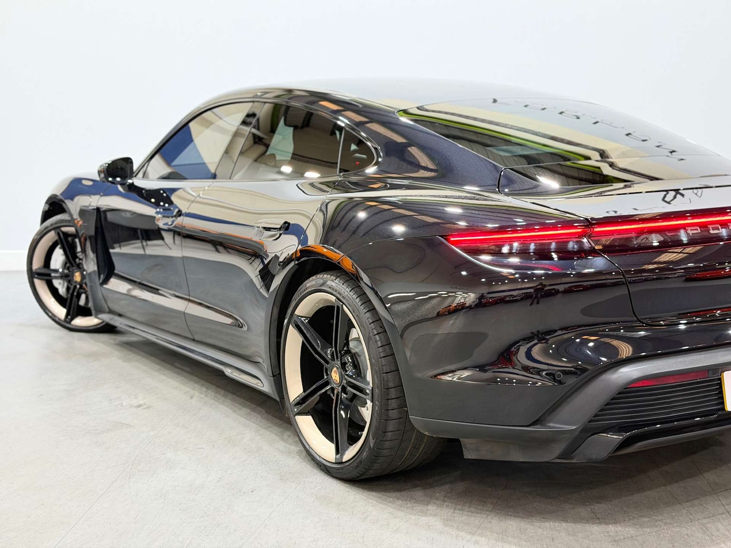 Used Porsche Taycan 2020 for sale - 77049116: Photo 34