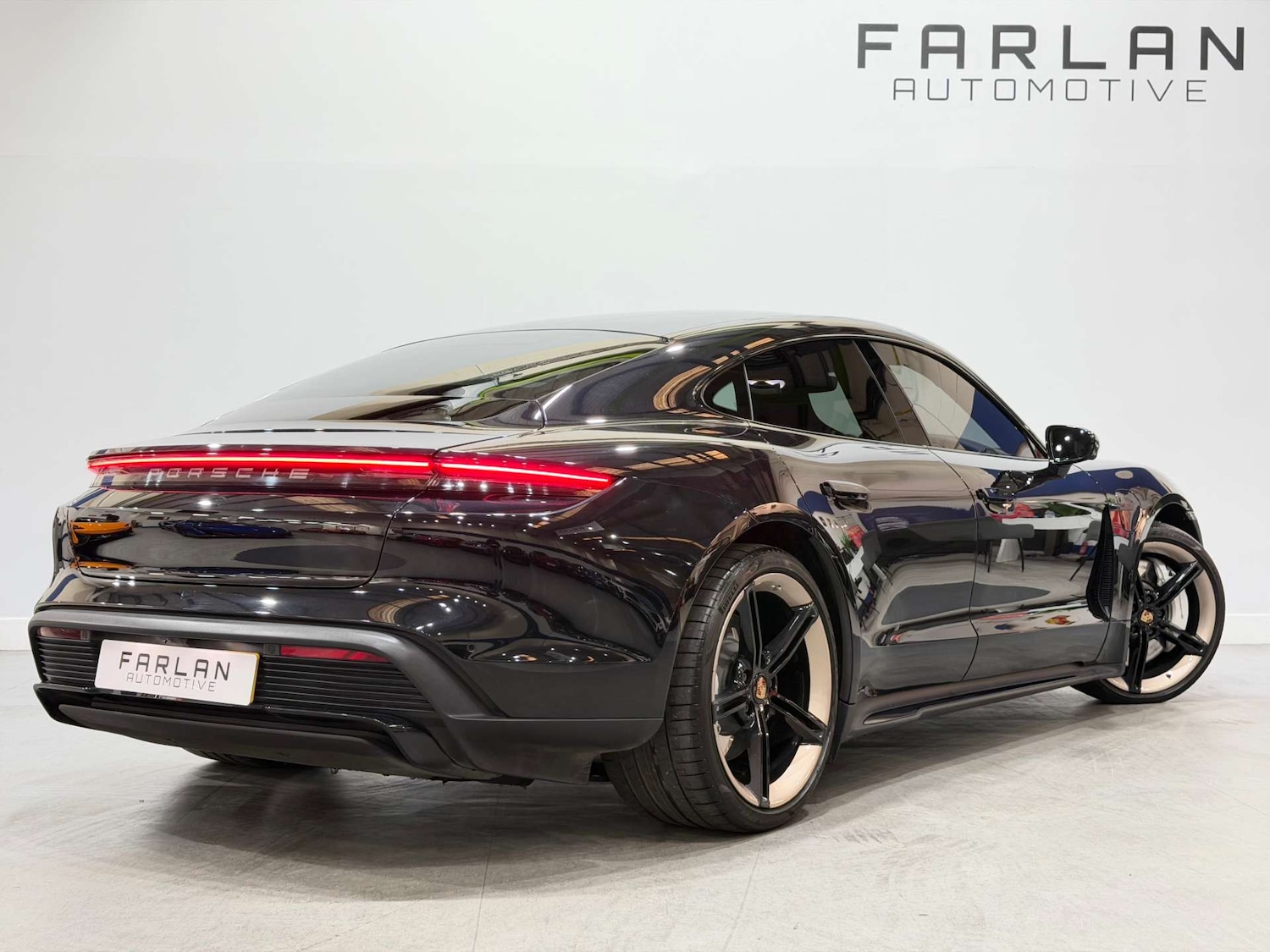 Used Porsche Taycan 2020 for sale - 77049116: Photo 4
