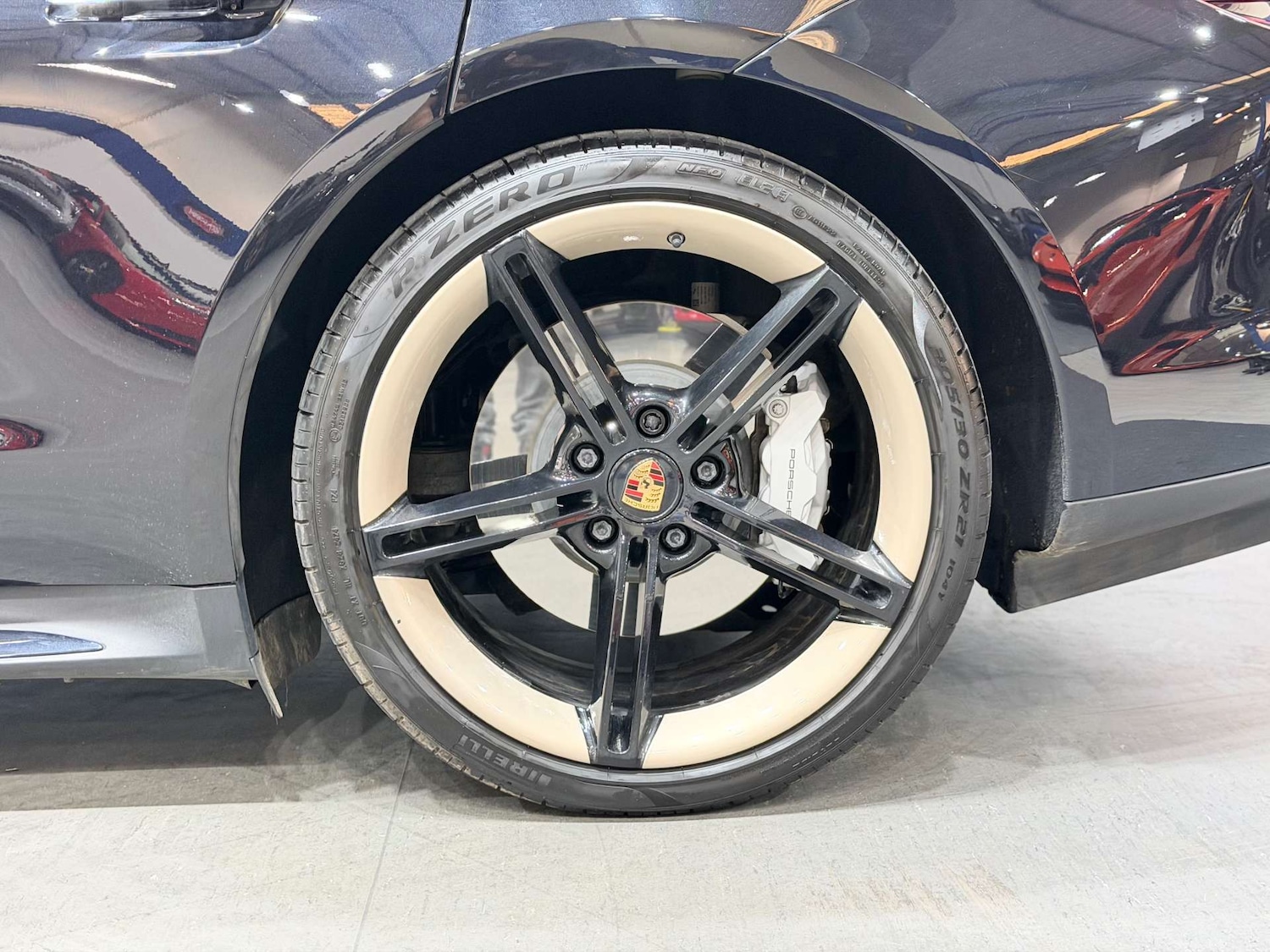 Used Porsche Taycan 2020 for sale - 77049116: Photo 60