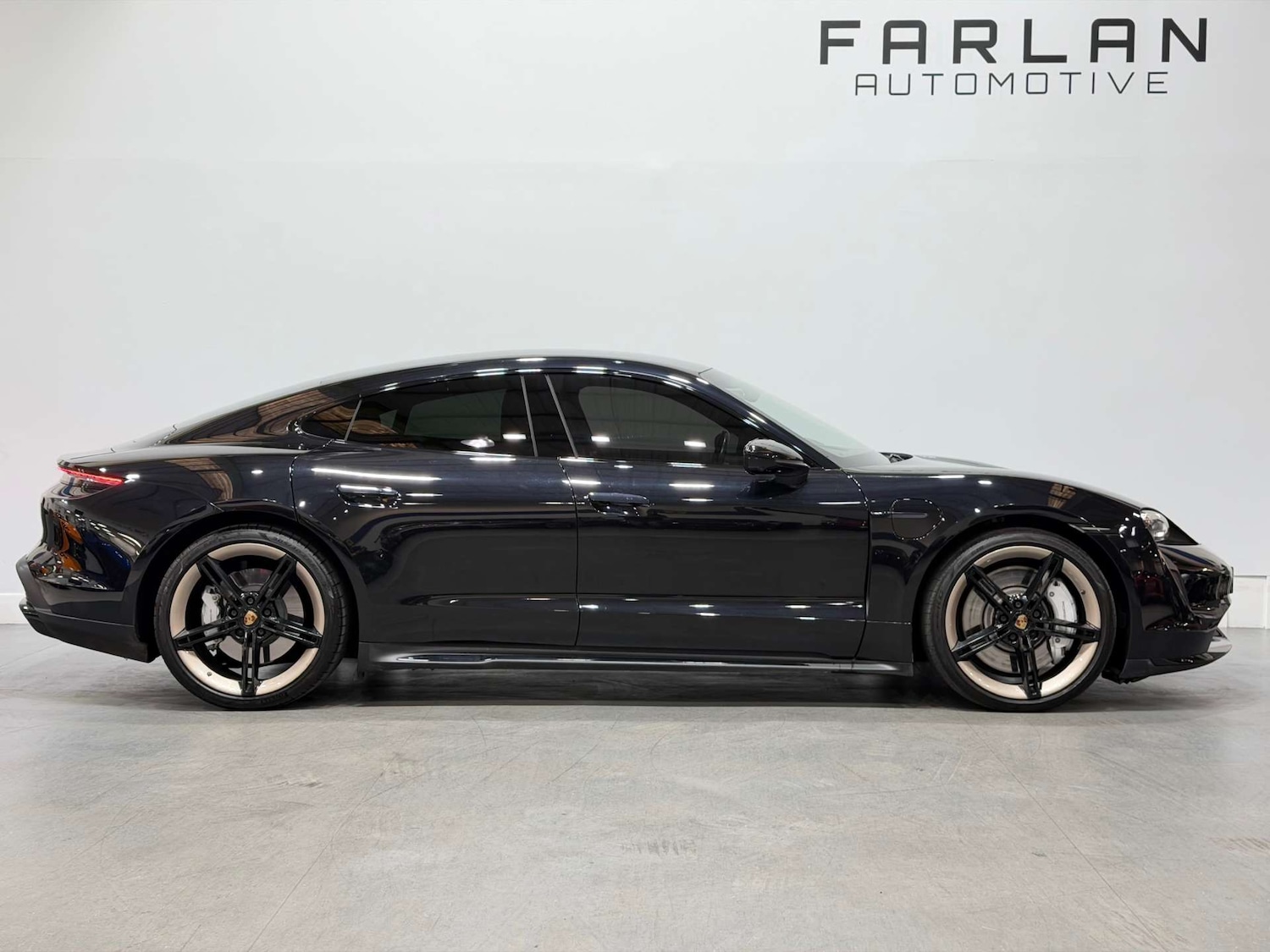 Used Porsche Taycan 2020 for sale - 77049116: Photo 8