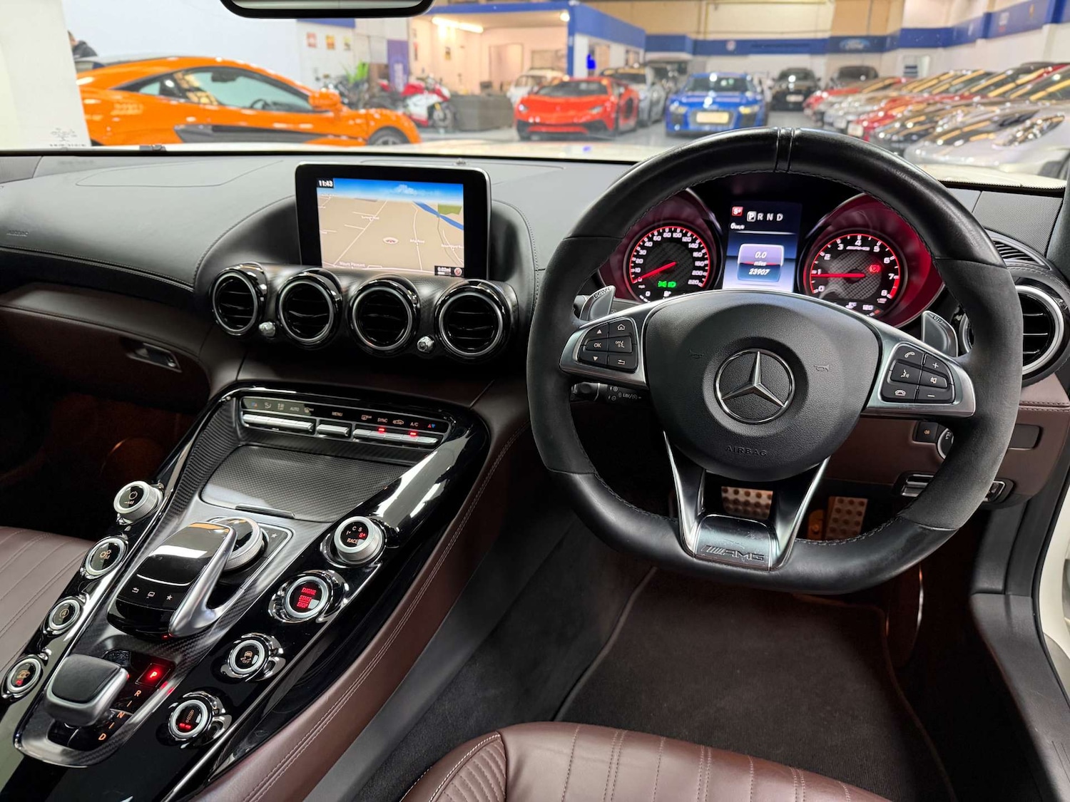 Used Mercedes-Benz AMG GT 2016 for sale - 76393354: Photo 2