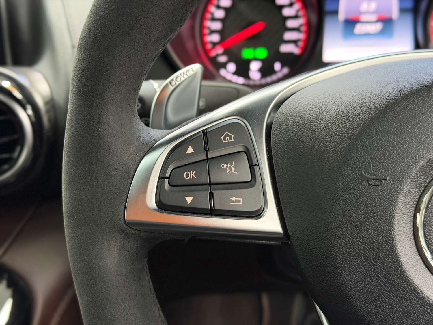 Used Mercedes-Benz AMG GT 2016 for sale - 76393354: Photo 33