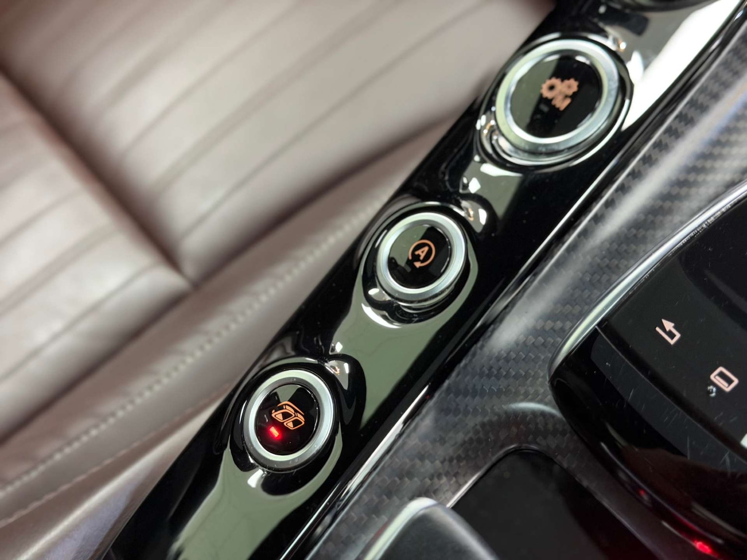 Used Mercedes-Benz AMG GT 2016 for sale - 76393354: Photo 54