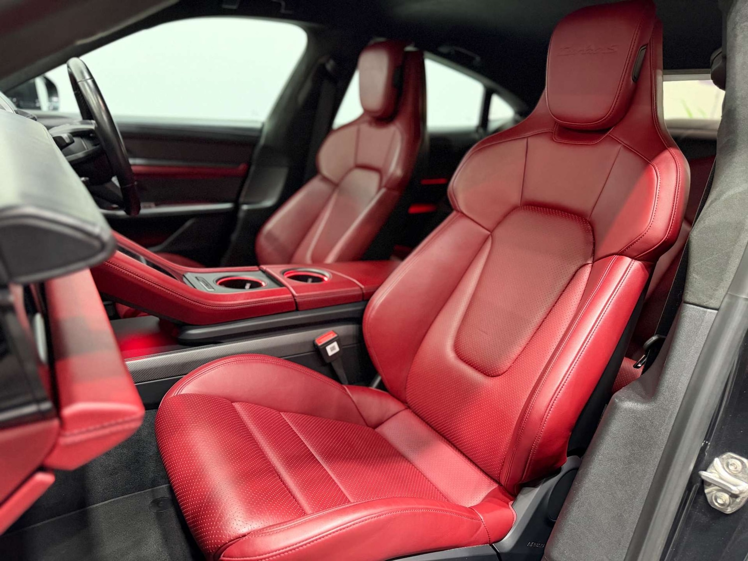 Used Porsche Taycan 2020 for sale - 76751445: Photo 60