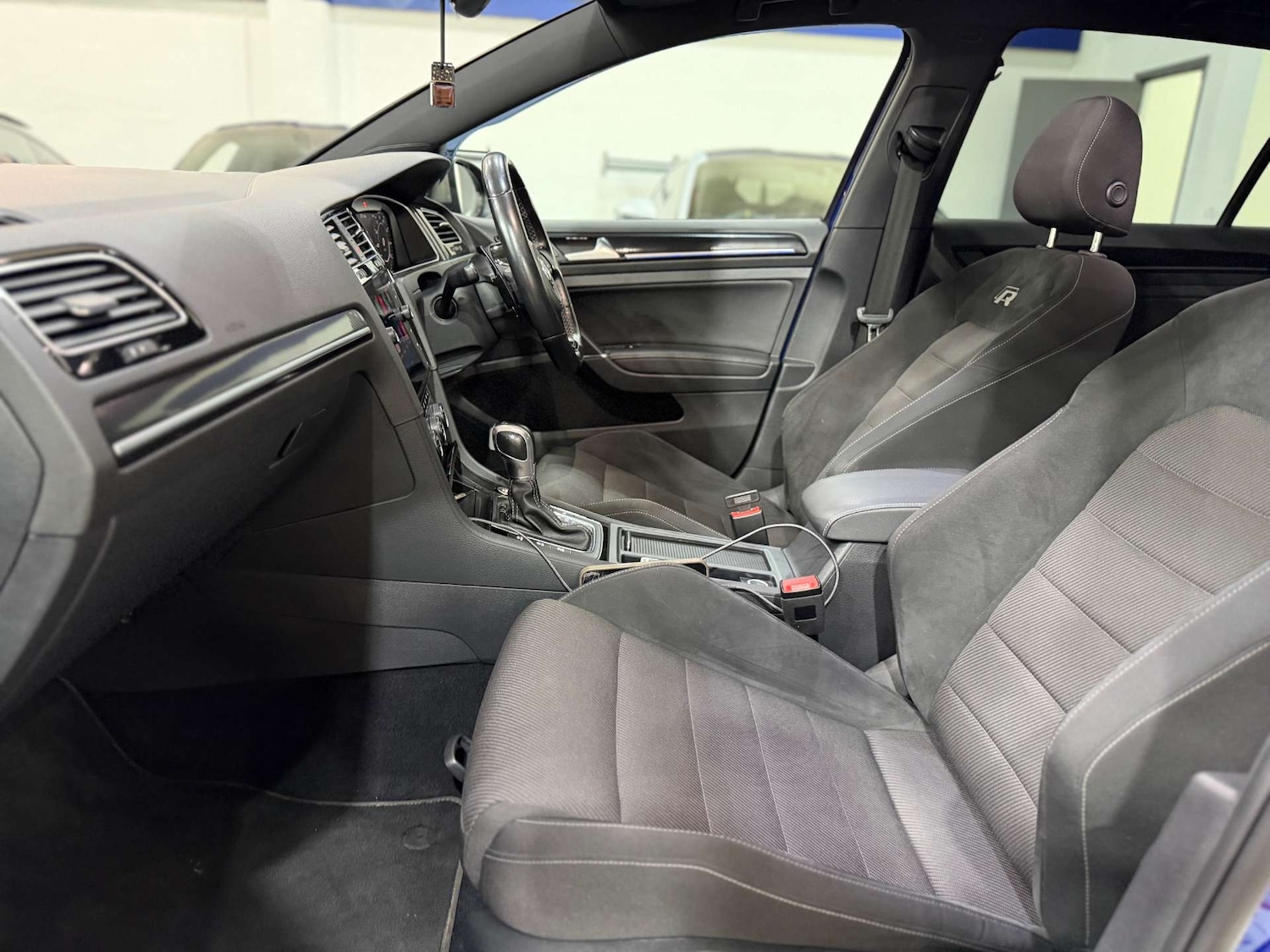 Used Volkswagen Golf 2019 for sale - 76686695: Photo 38