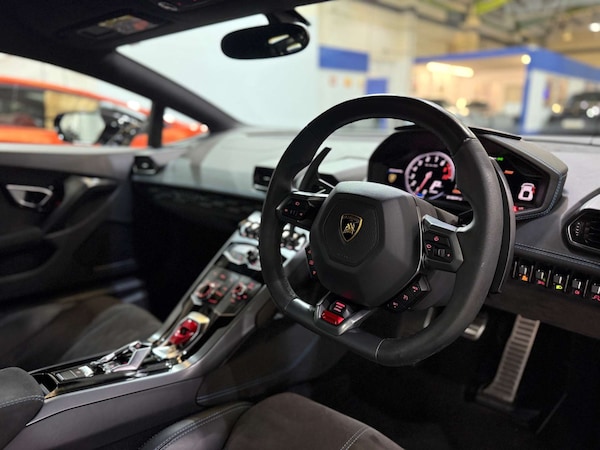 Used Lamborghini Huracan 2017 for sale - 76056617: Photo 31