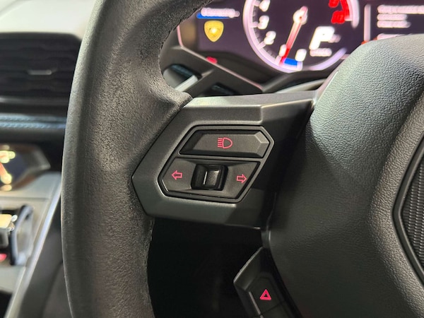 Used Lamborghini Huracan 2017 for sale - 76056617: Photo 32