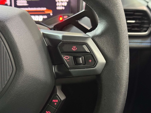 Used Lamborghini Huracan 2017 for sale - 76056617: Photo 33