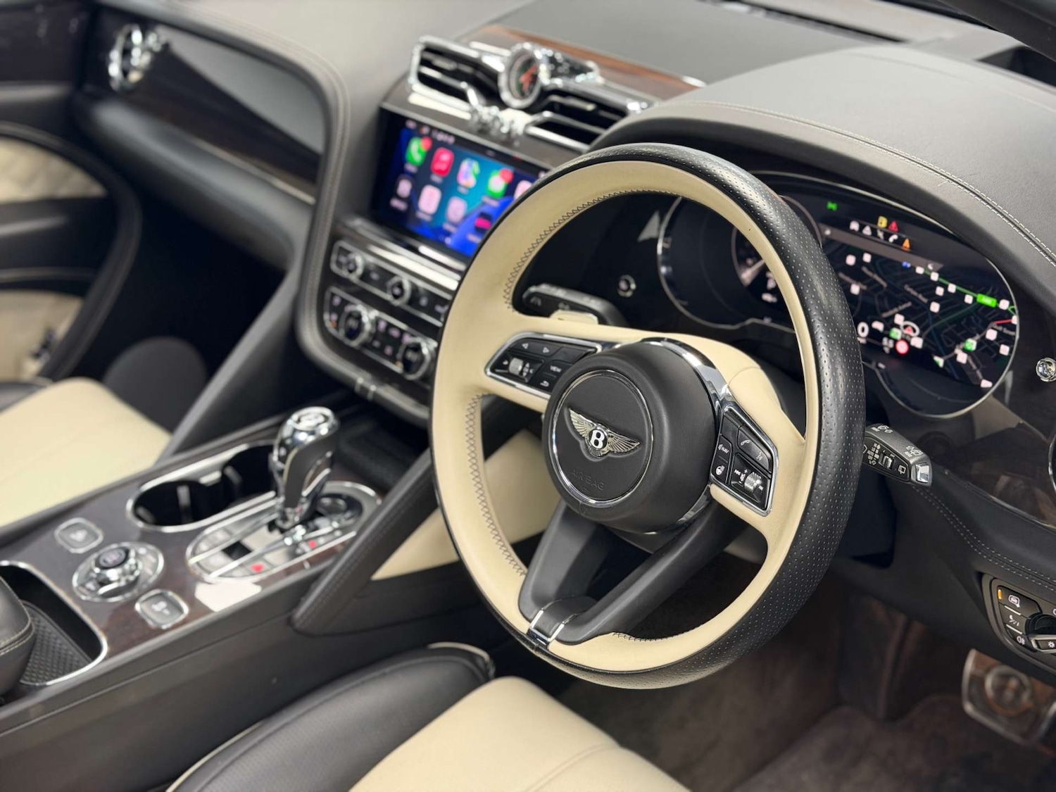 Used Bentley Bentayga 2021 for sale - 77101411: Photo 2