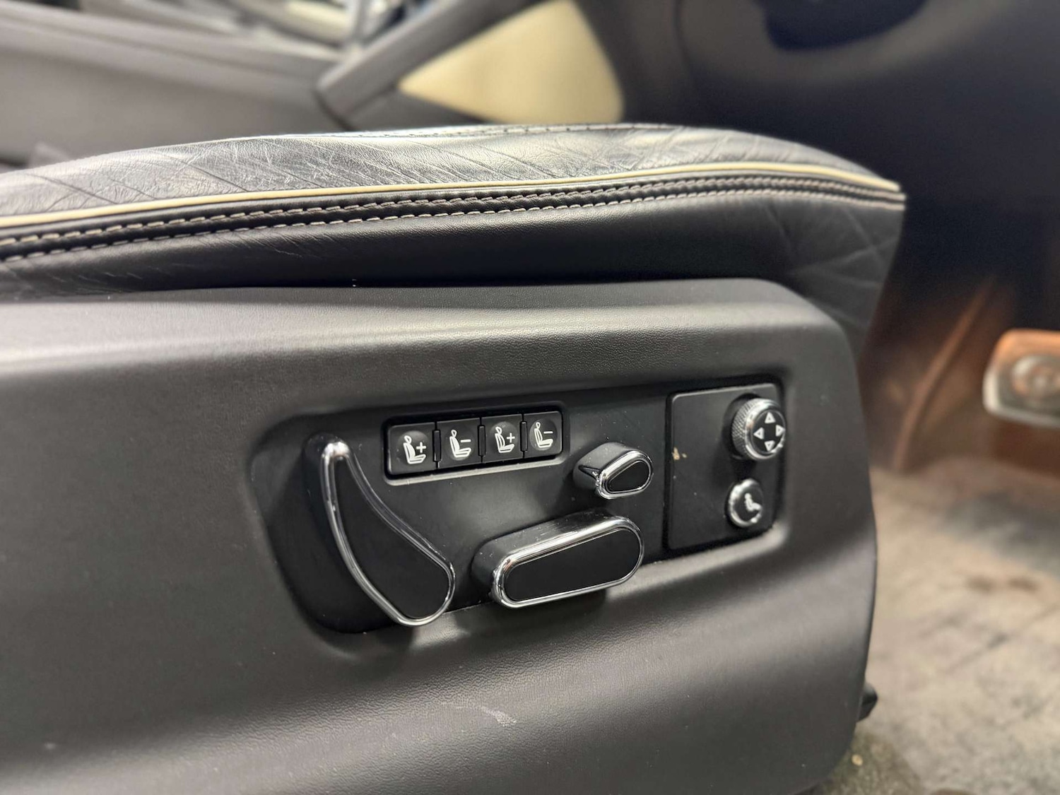 Used Bentley Bentayga 2021 for sale - 77101411: Photo 68