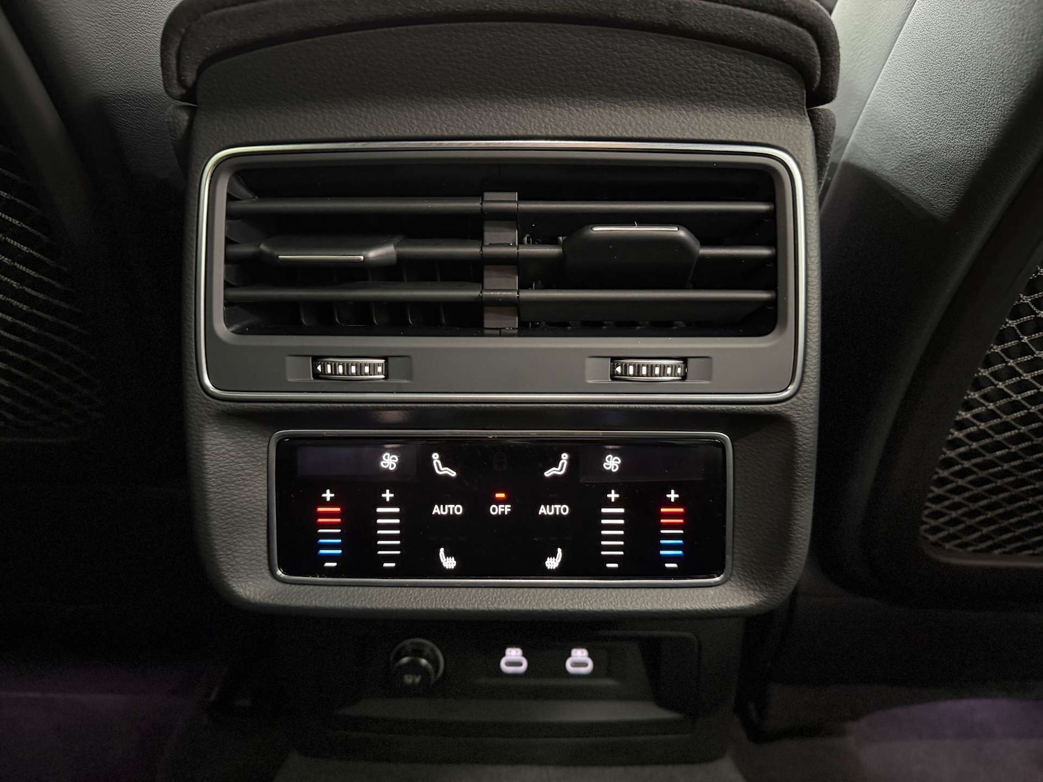 Used Audi RS Q8 2023 for sale - 76385765: Photo 63