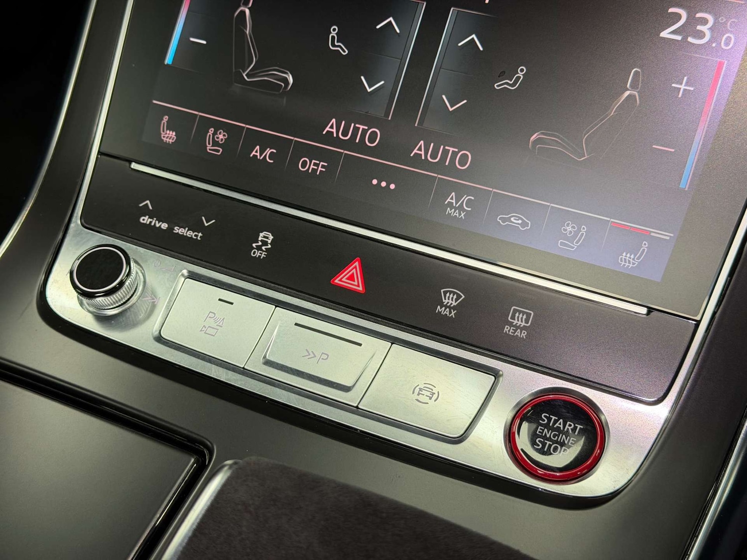 Used Audi RS Q8 2023 for sale - 76385765: Photo 77