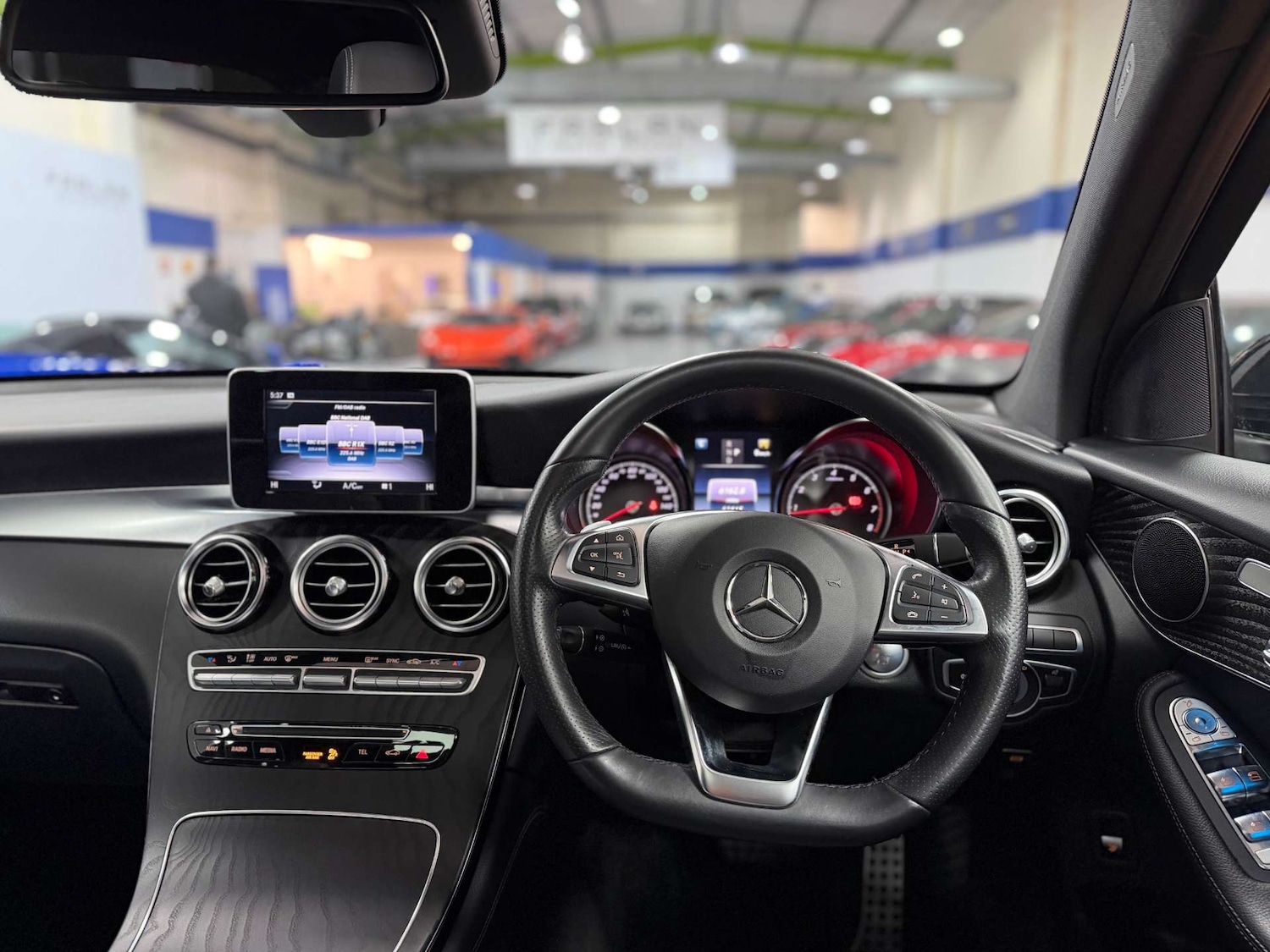 Used Mercedes-Benz GLC 2019 for sale - 77039156: Photo 2
