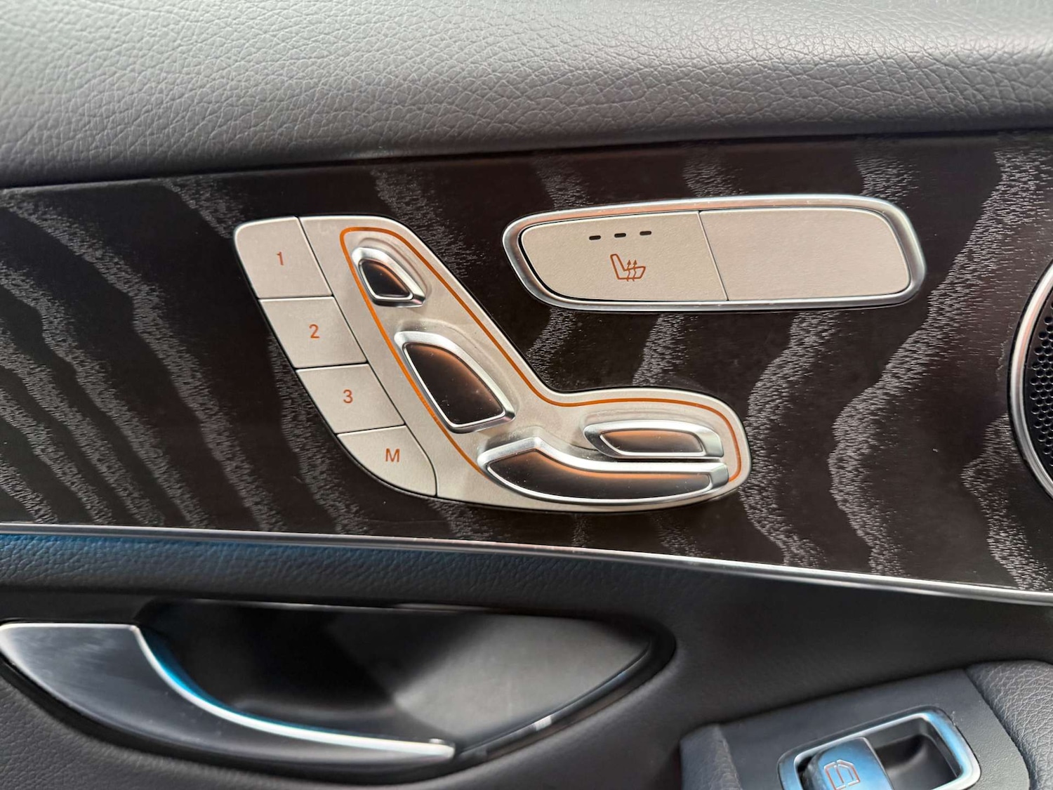 Used Mercedes-Benz GLC 2019 for sale - 77039156: Photo 44