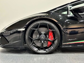 Used Lamborghini Huracan 2019 for sale - 75634070: Photo