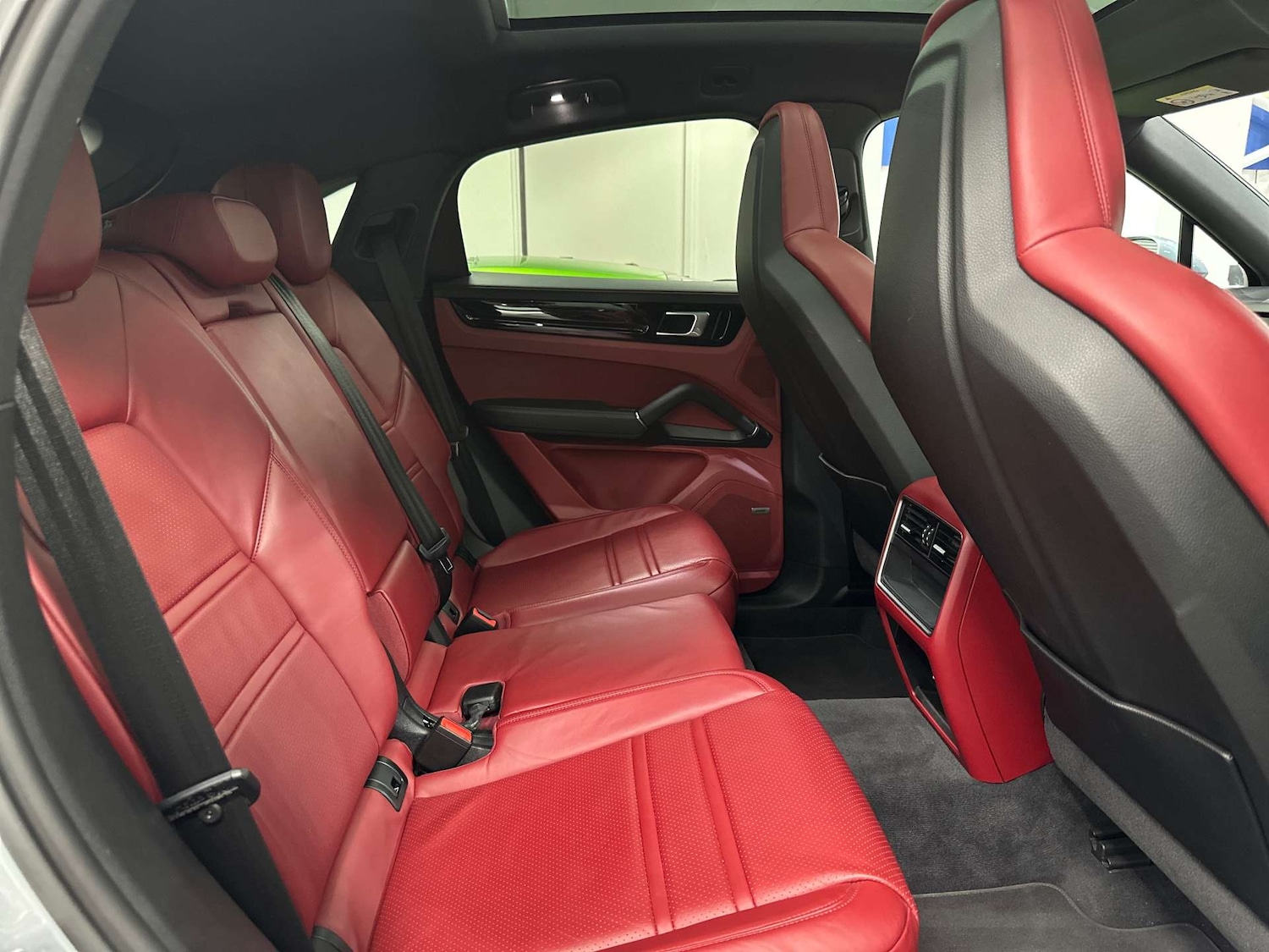 Used Porsche Cayenne 2020 for sale - 76471352: Photo 43