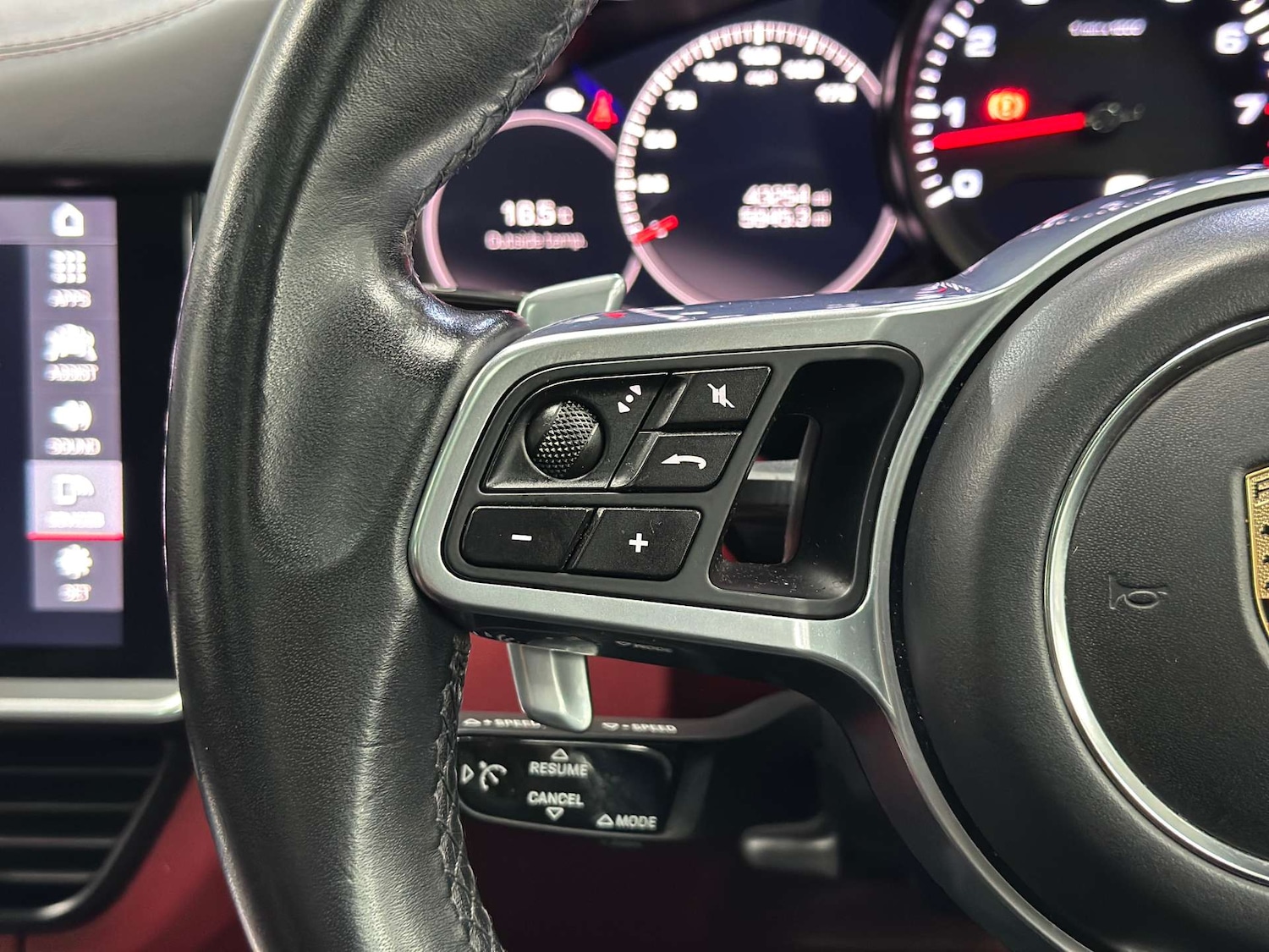 Used Porsche Cayenne 2020 for sale - 76471352: Photo 44