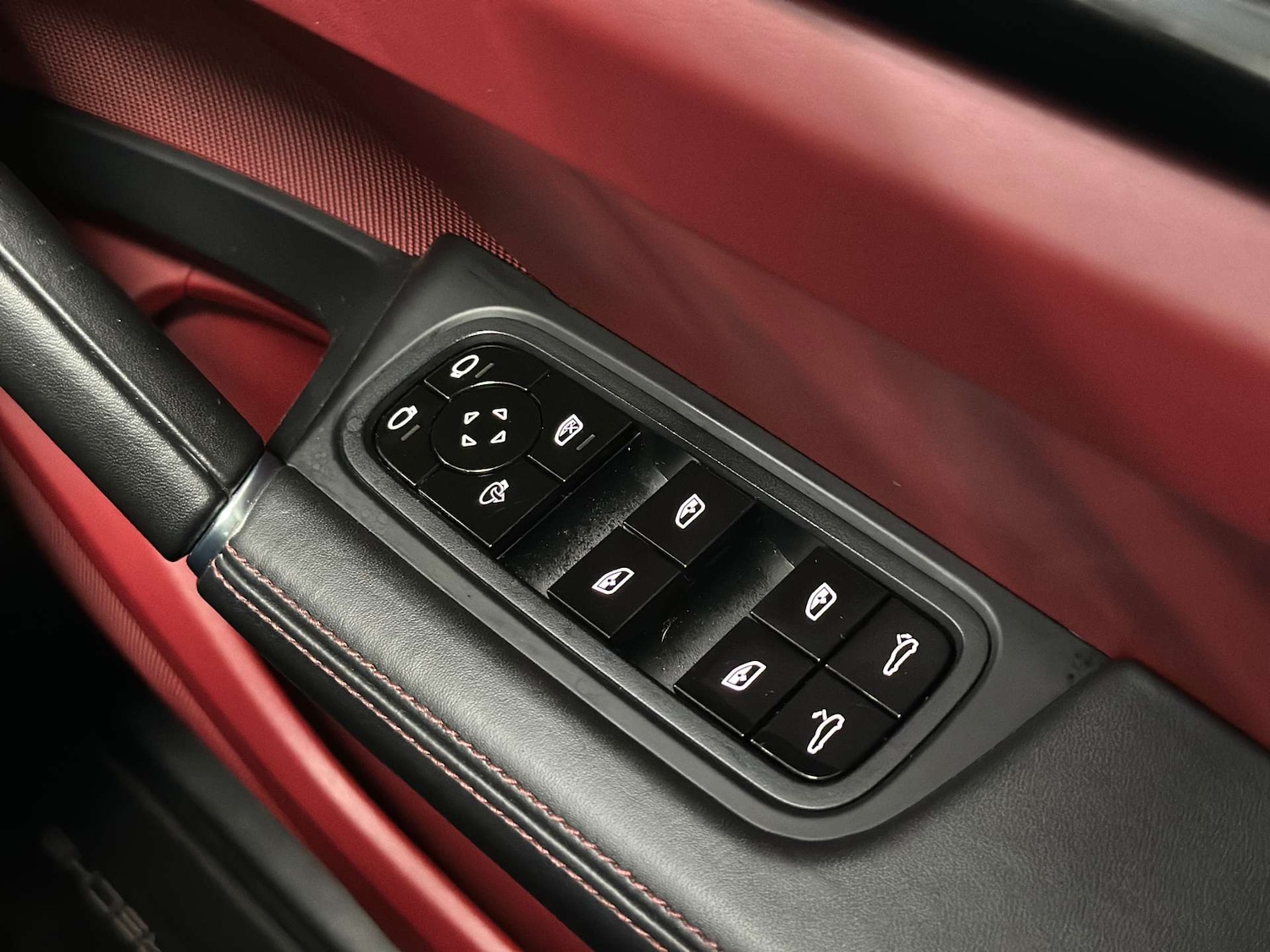 Used Porsche Cayenne 2020 for sale - 76471352: Photo 48