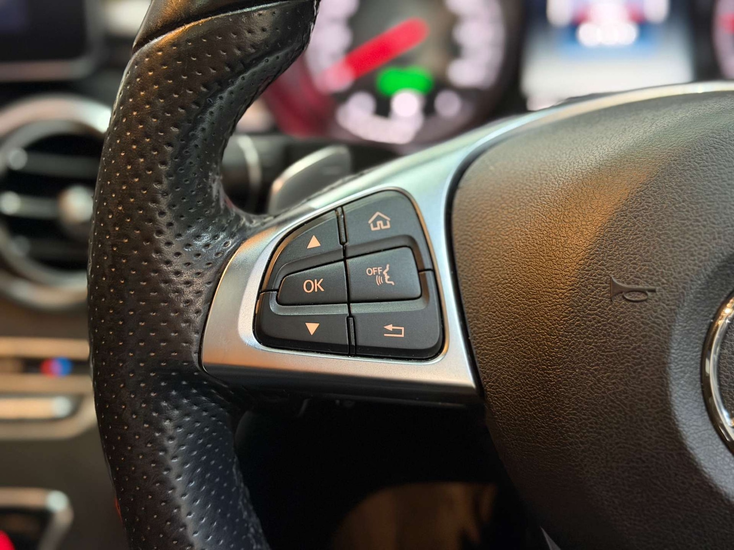 Used Mercedes-Benz C Class 2018 for sale - 76253836: Photo 31