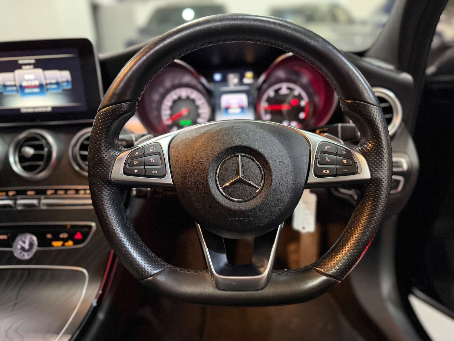 Used Mercedes-Benz C Class 2018 for sale - 76253836: Photo 33